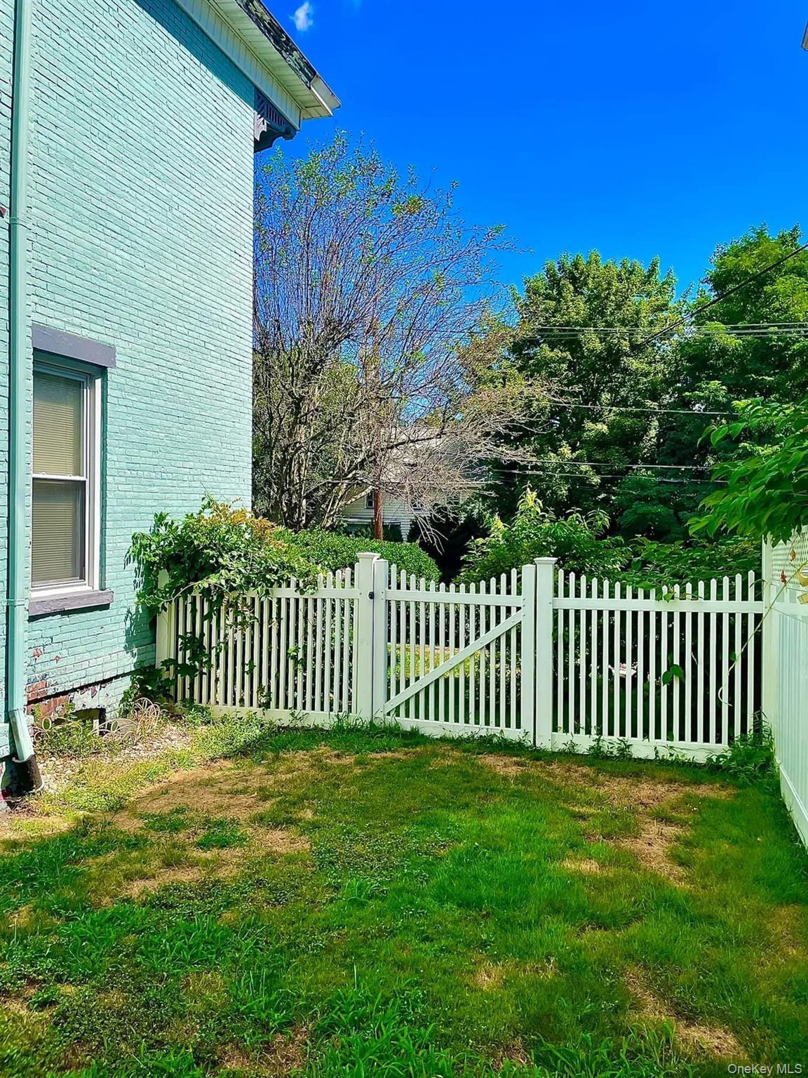 Single Family Hudson  Rockland County, NY 10927, MLS-885922-2