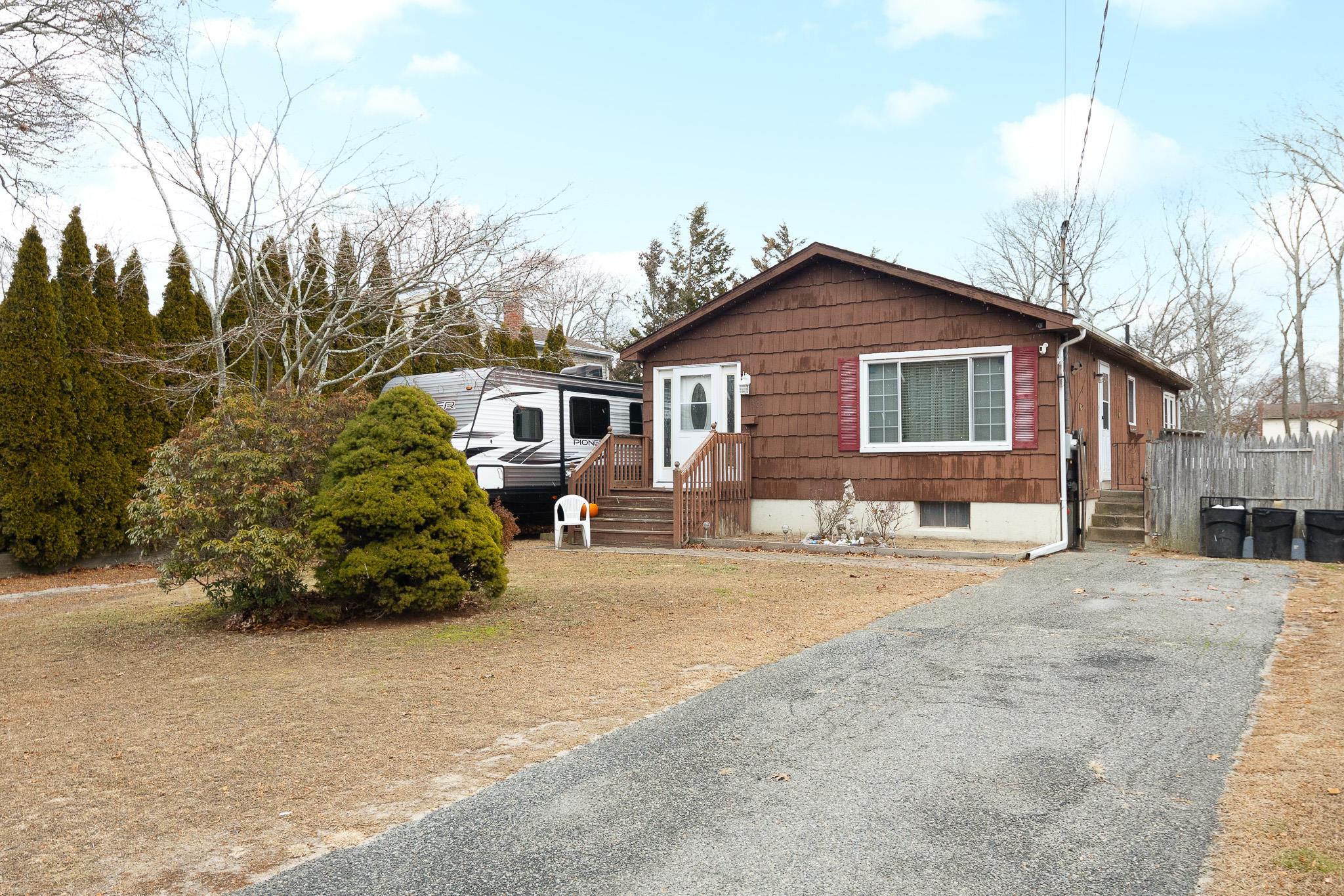 Single Family Orchid  Suffolk County, NY 11951, MLS-885925-14