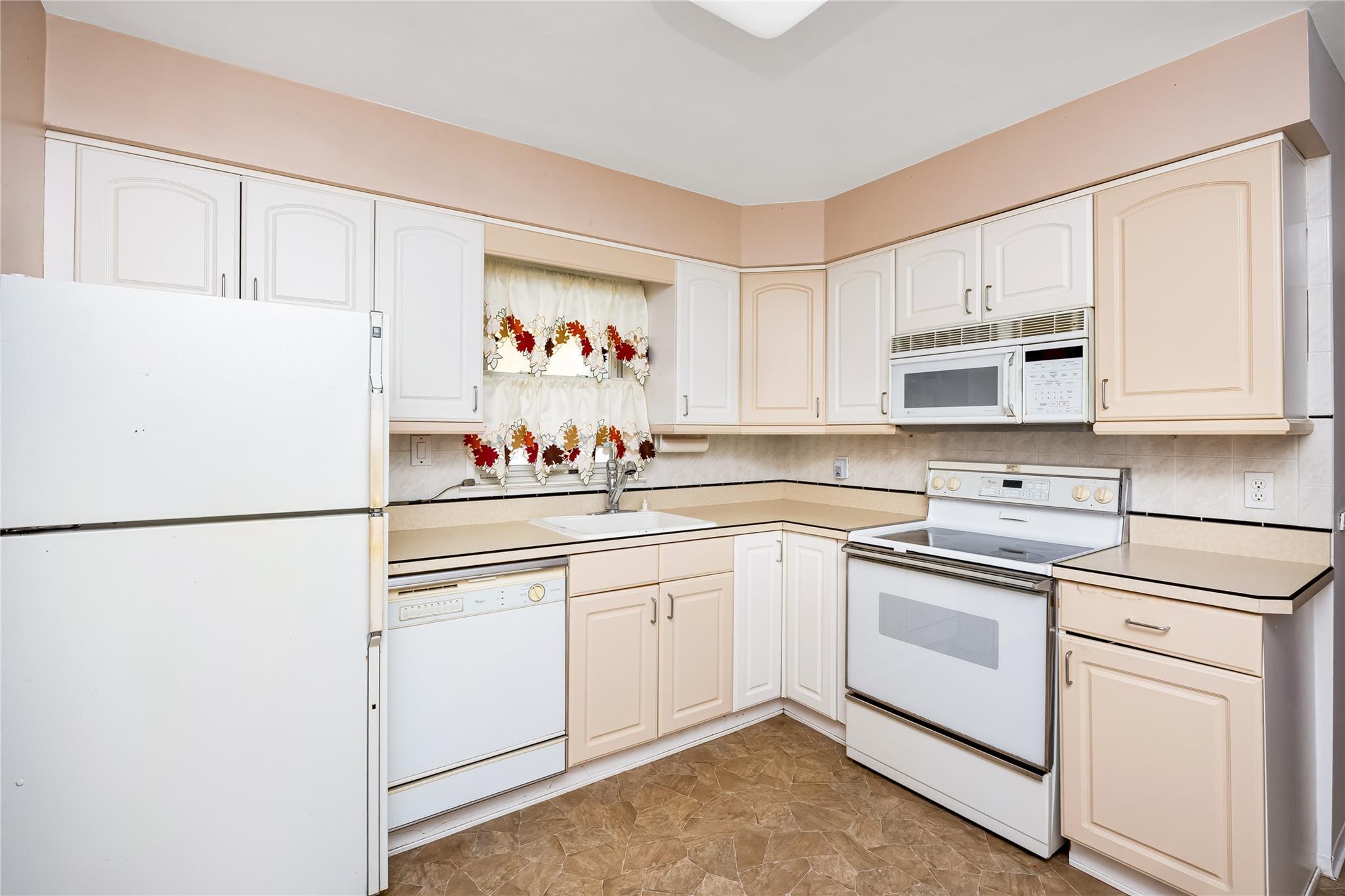 Single Family Seaman  Nassau County, NY 11520, MLS-885933-16