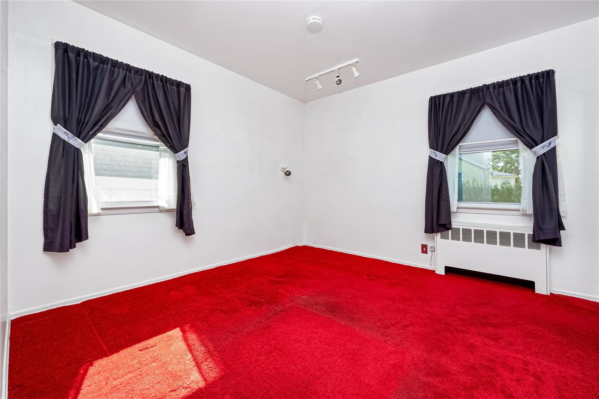 Single Family Seaman  Nassau County, NY 11520, MLS-885933-18