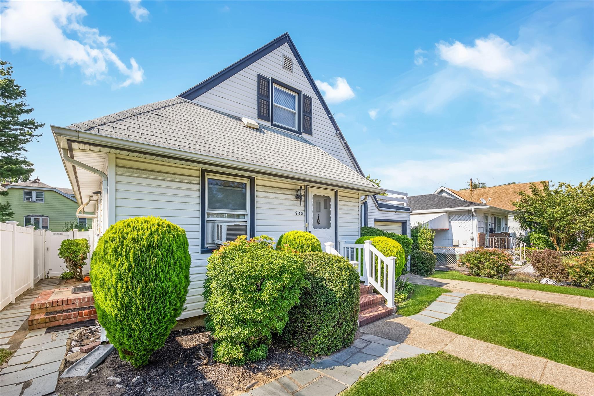 Single Family Seaman  Nassau County, NY 11520, MLS-885933-2