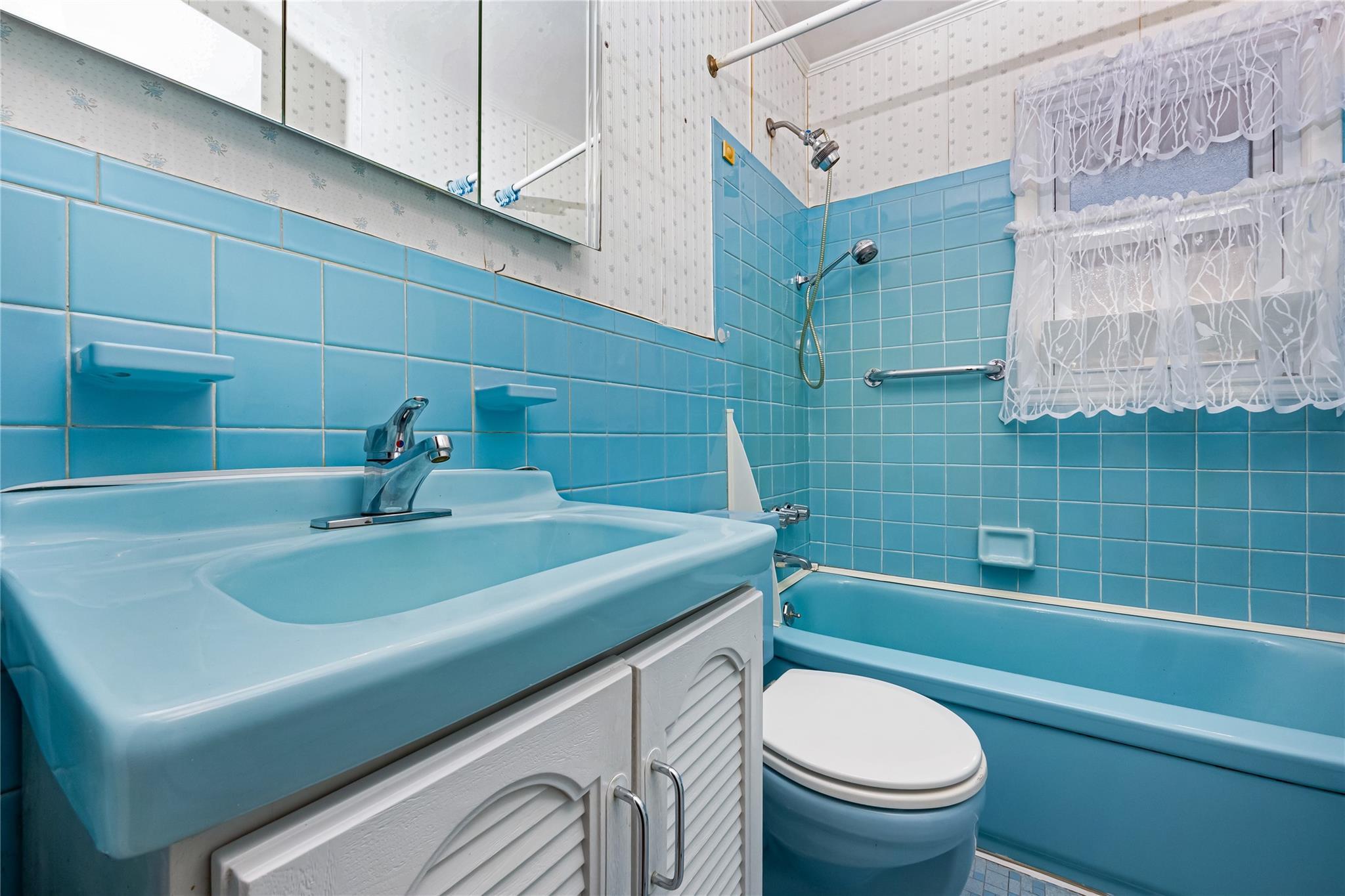 Single Family Seaman  Nassau County, NY 11520, MLS-885933-20