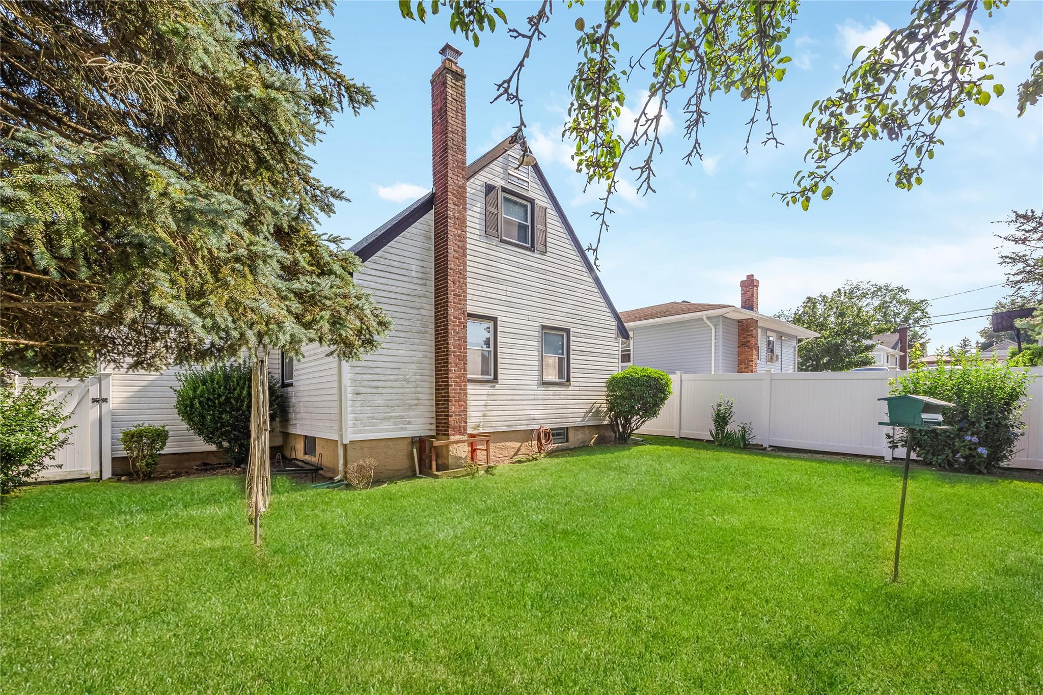 Single Family Seaman  Nassau County, NY 11520, MLS-885933-7