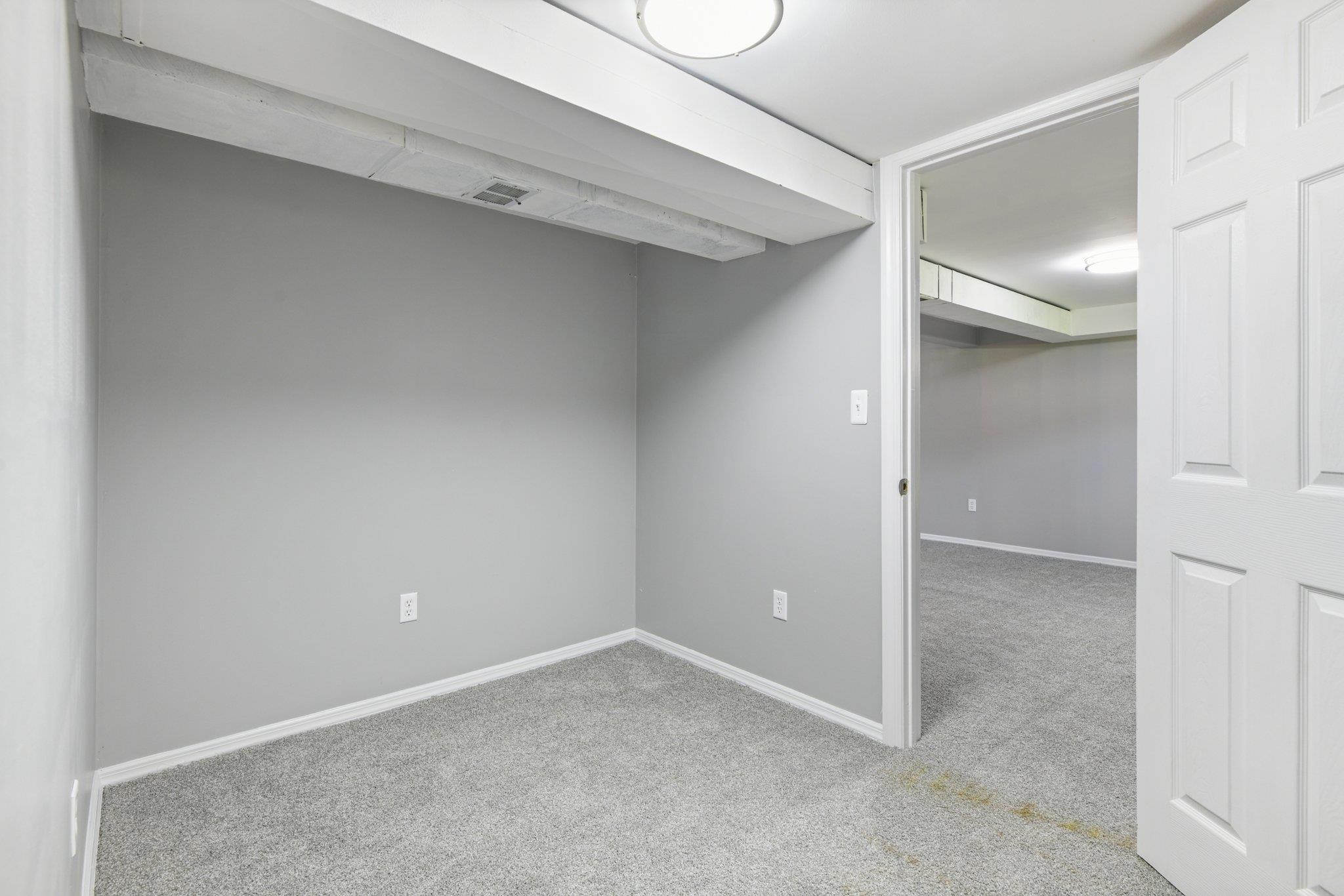 Single Family Walton  Suffolk County, NY 11717, MLS-885940-27