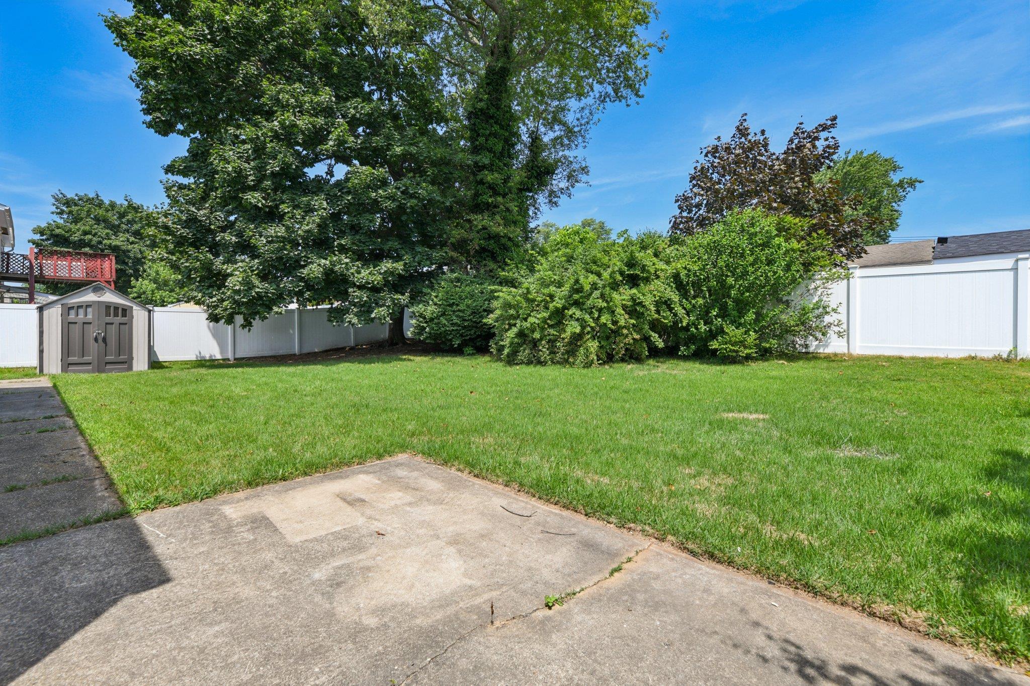 Single Family Walton  Suffolk County, NY 11717, MLS-885940-33