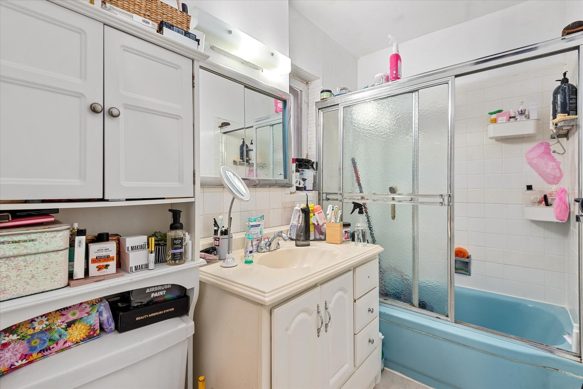 Single Family 71st  Queens, NY 11377, MLS-885942-10