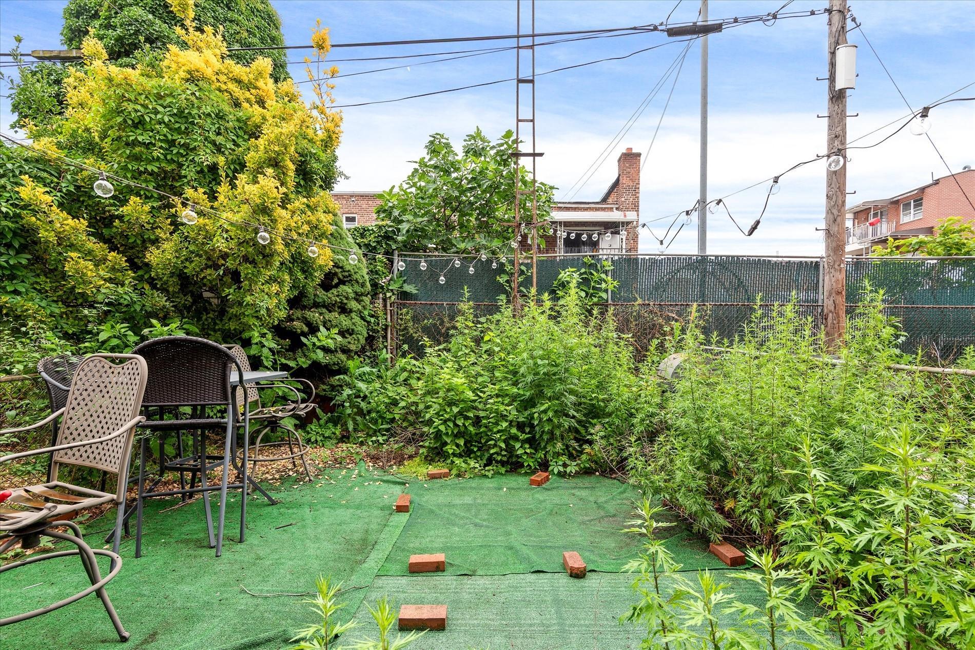 Single Family 71st  Queens, NY 11377, MLS-885942-12