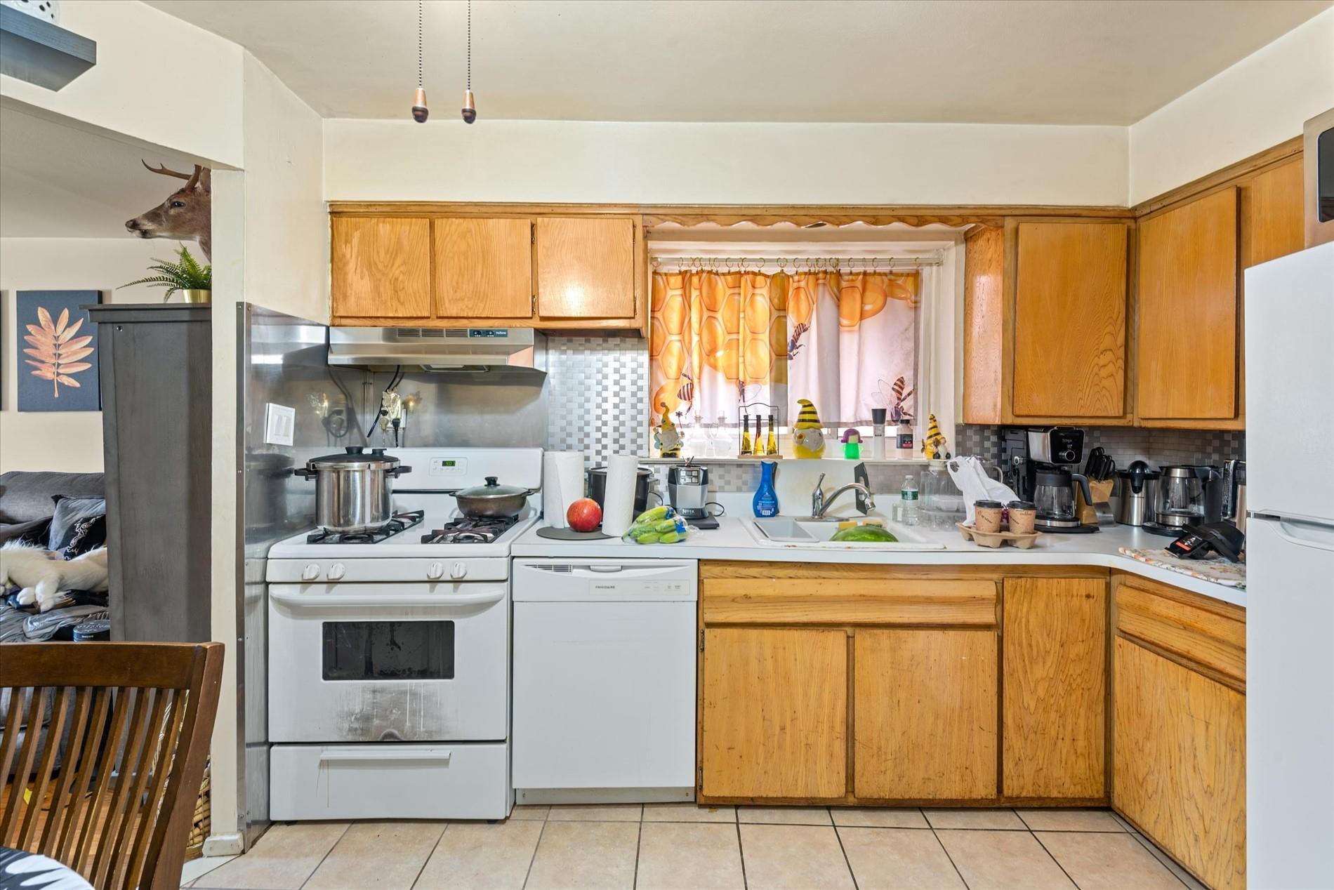 Single Family 71st  Queens, NY 11377, MLS-885942-14