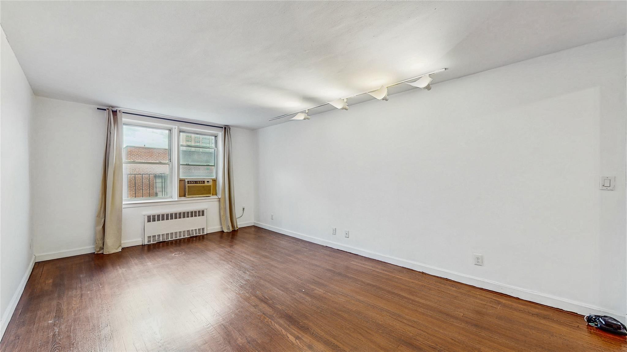 Apartment 67th  Queens, NY 11375, MLS-885947-5