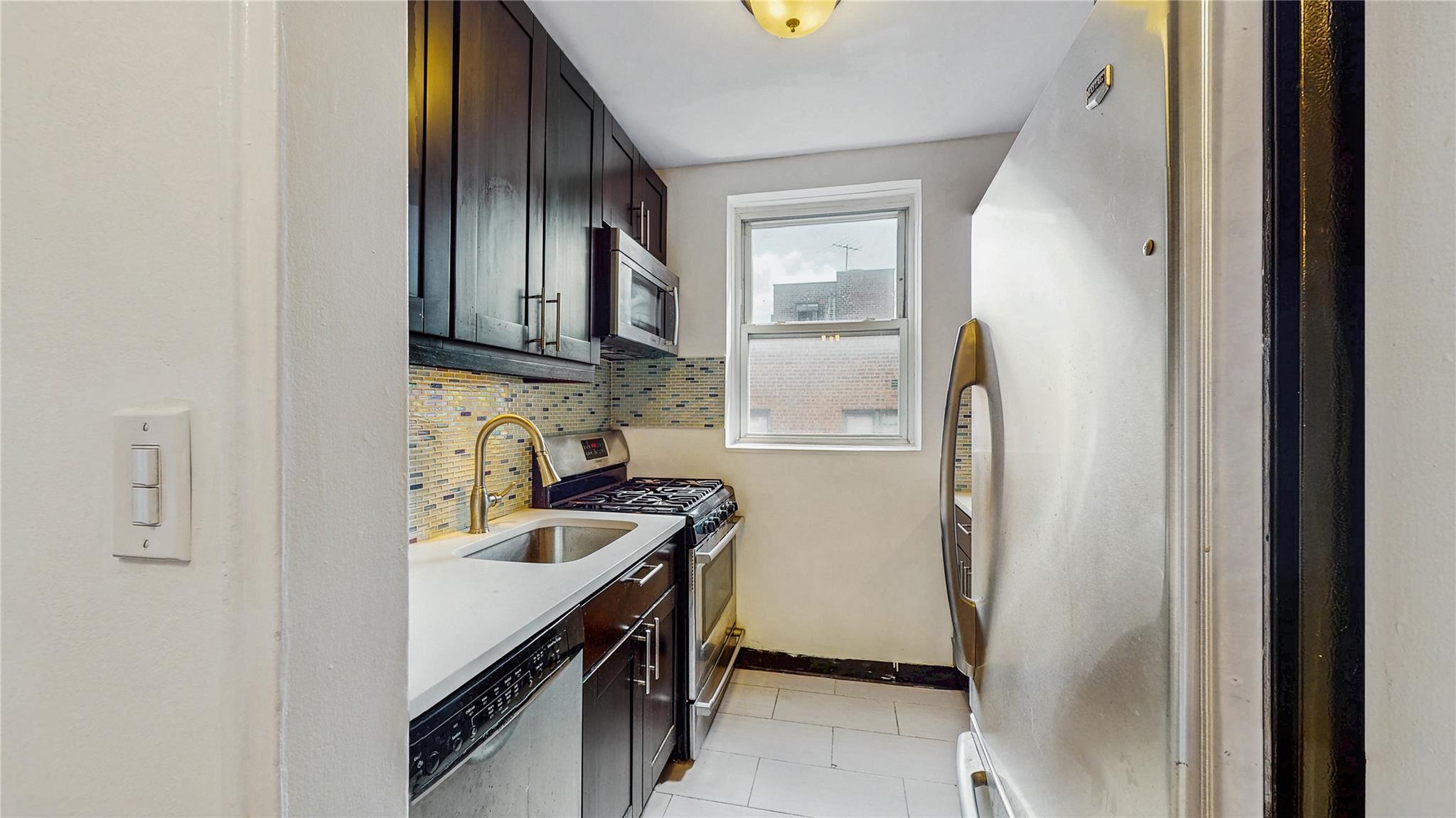 Apartment 67th  Queens, NY 11375, MLS-885947-8