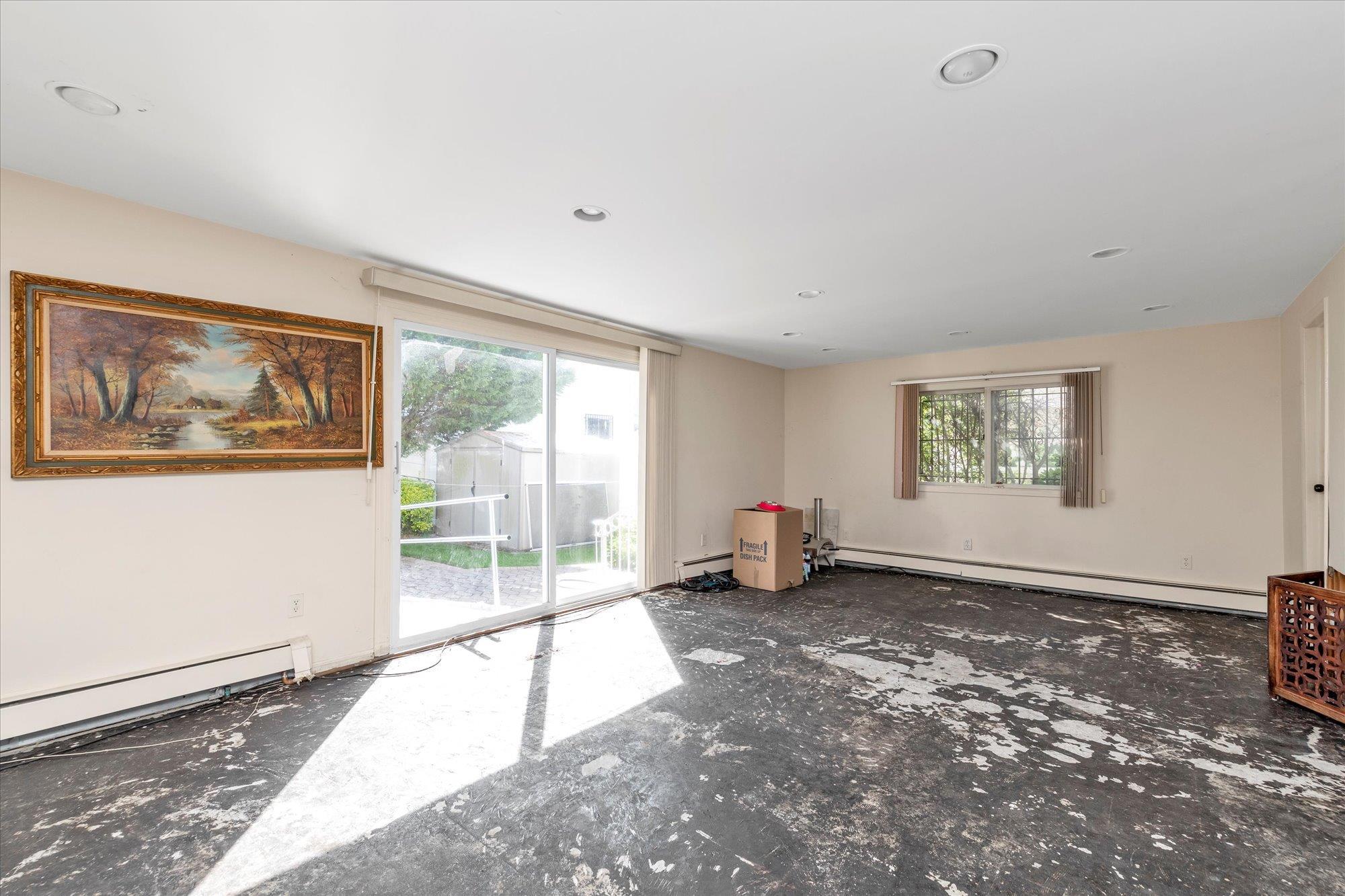 Single Family 233  Queens, NY 11363, MLS-885948-10