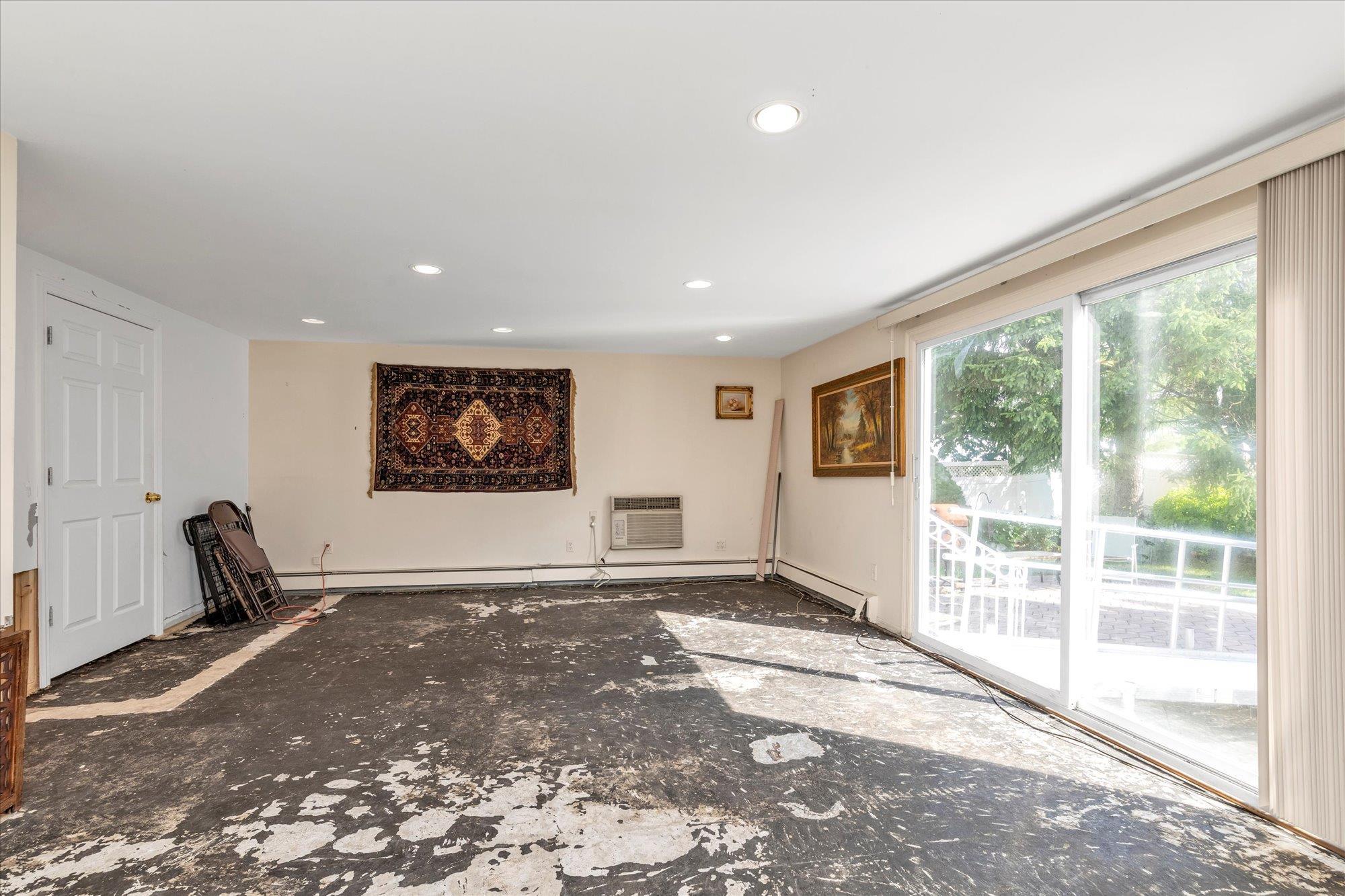 Single Family 233  Queens, NY 11363, MLS-885948-9