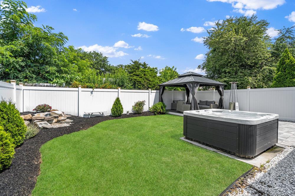 Single Family Oak  Suffolk County, NY 11722, MLS-885975-17