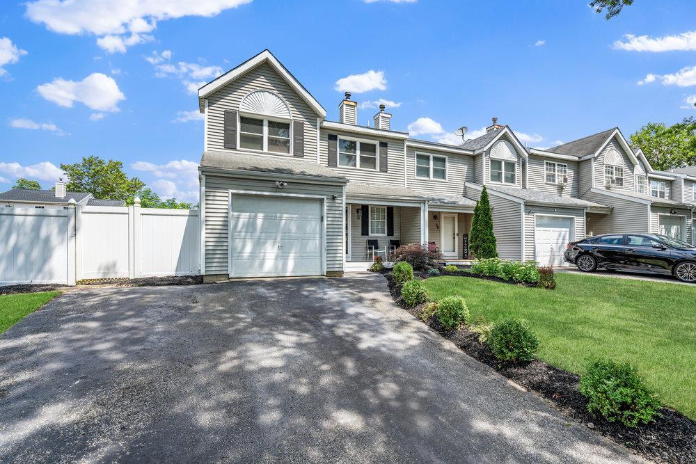 Single Family Oak  Suffolk County, NY 11722, MLS-885975-2