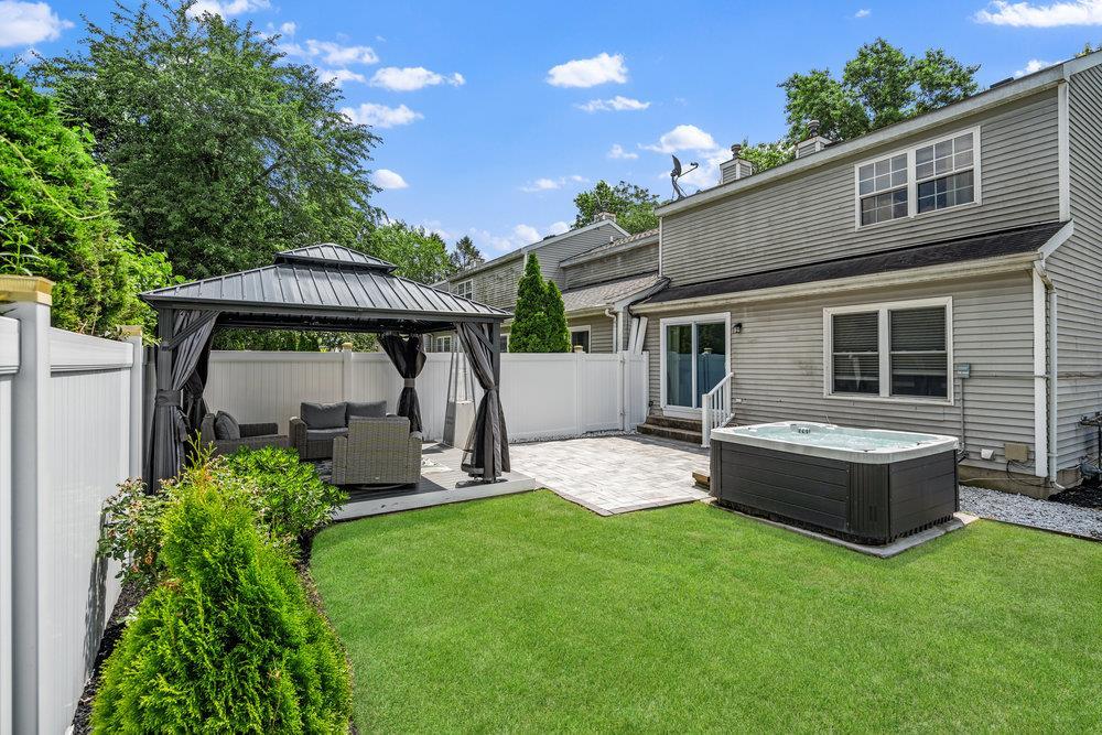 Single Family Oak  Suffolk County, NY 11722, MLS-885975-22