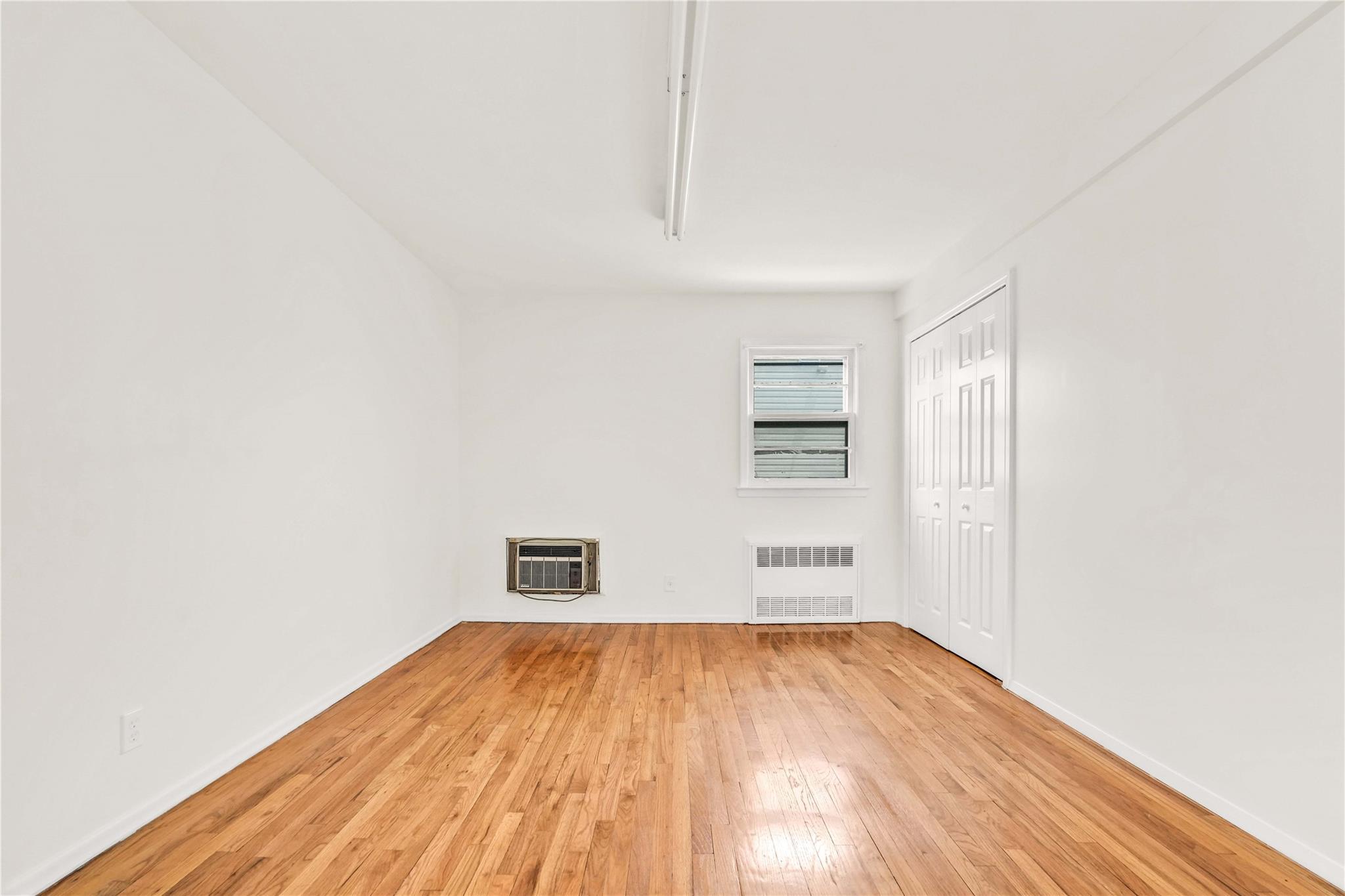 Single Family Poplar  Queens, NY 11355, MLS-885978-6