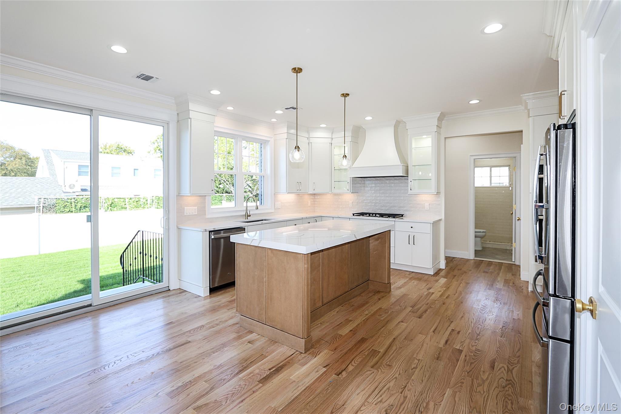 Single Family Rose Nassau County, NY 11566, MLS-885981-14