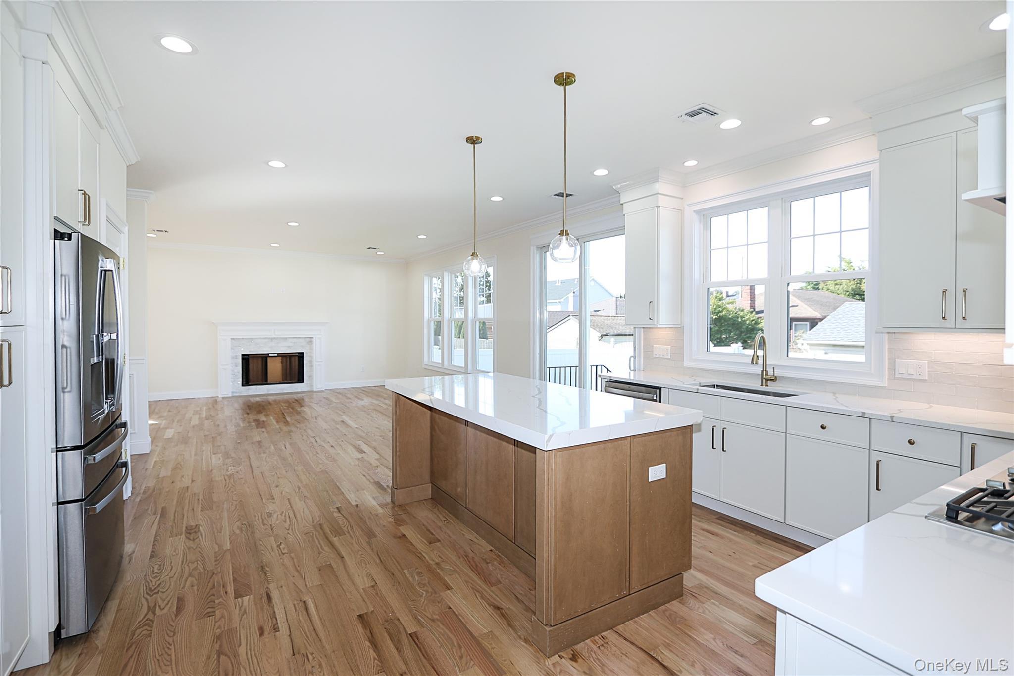 Single Family Rose Nassau County, NY 11566, MLS-885981-15