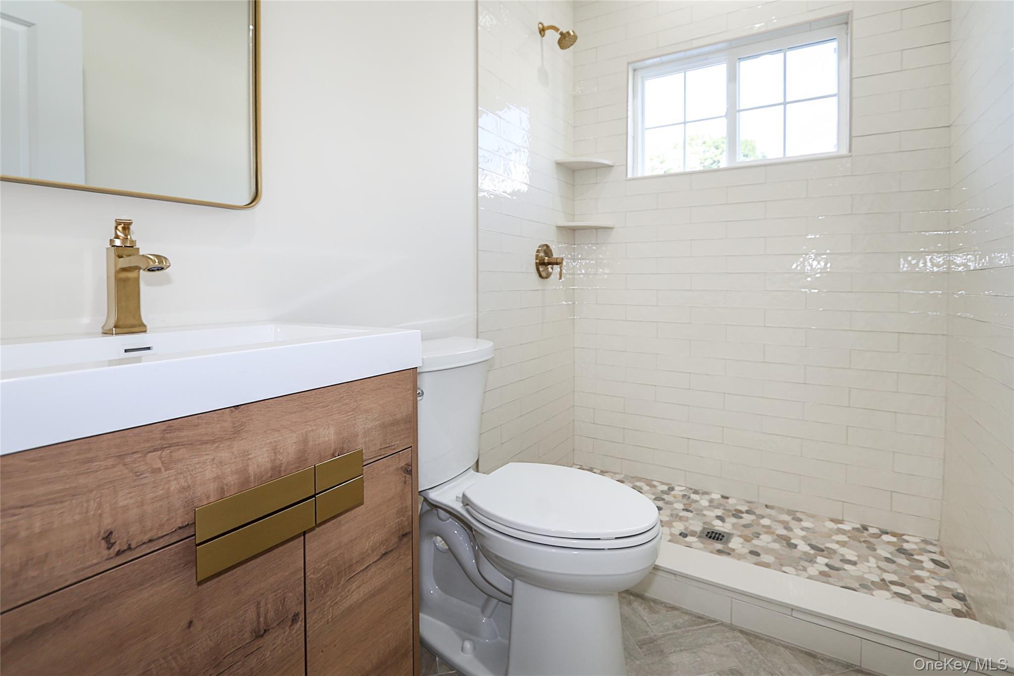 Single Family Rose Nassau County, NY 11566, MLS-885981-21