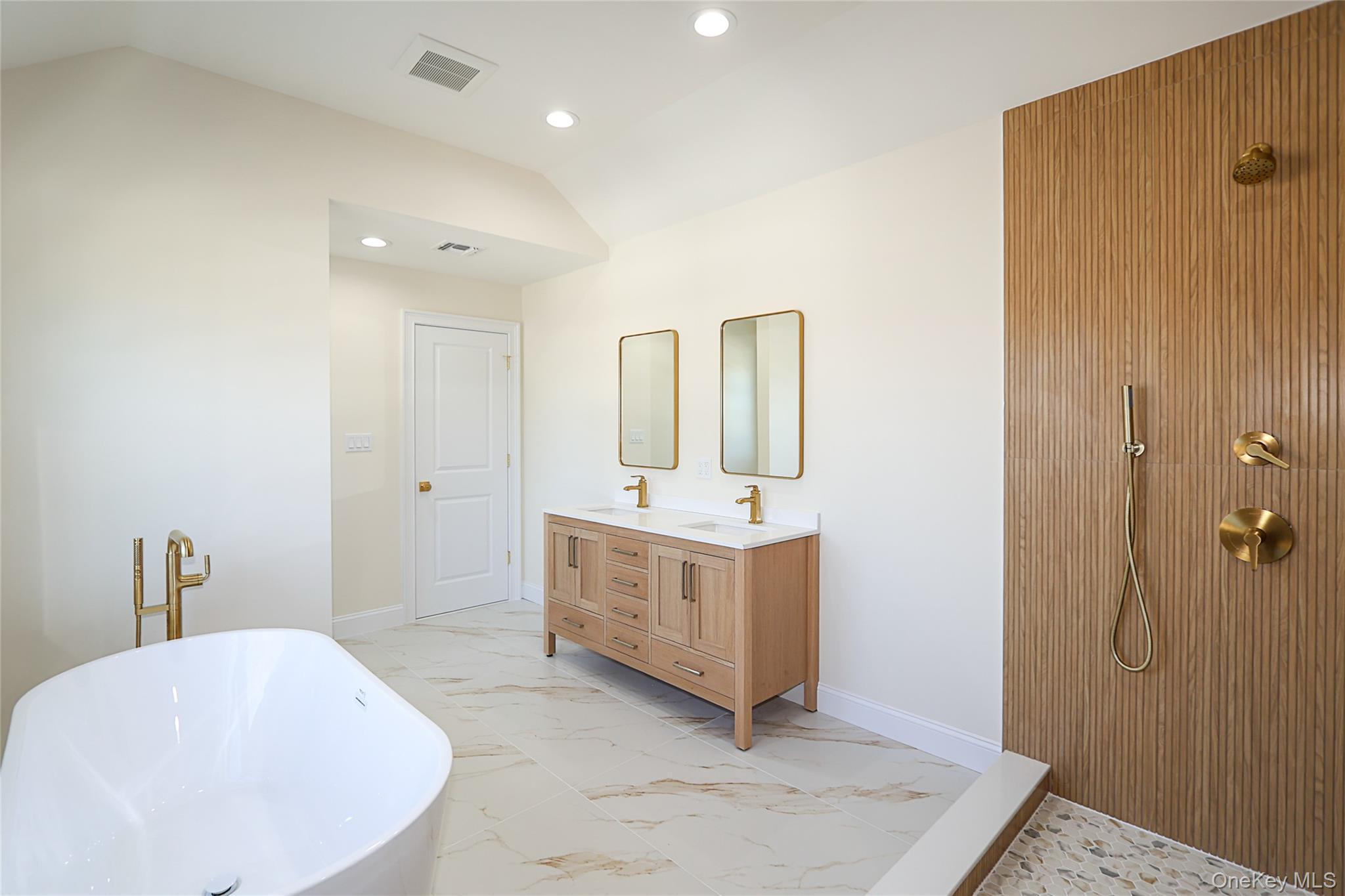 Single Family Rose Nassau County, NY 11566, MLS-885981-26