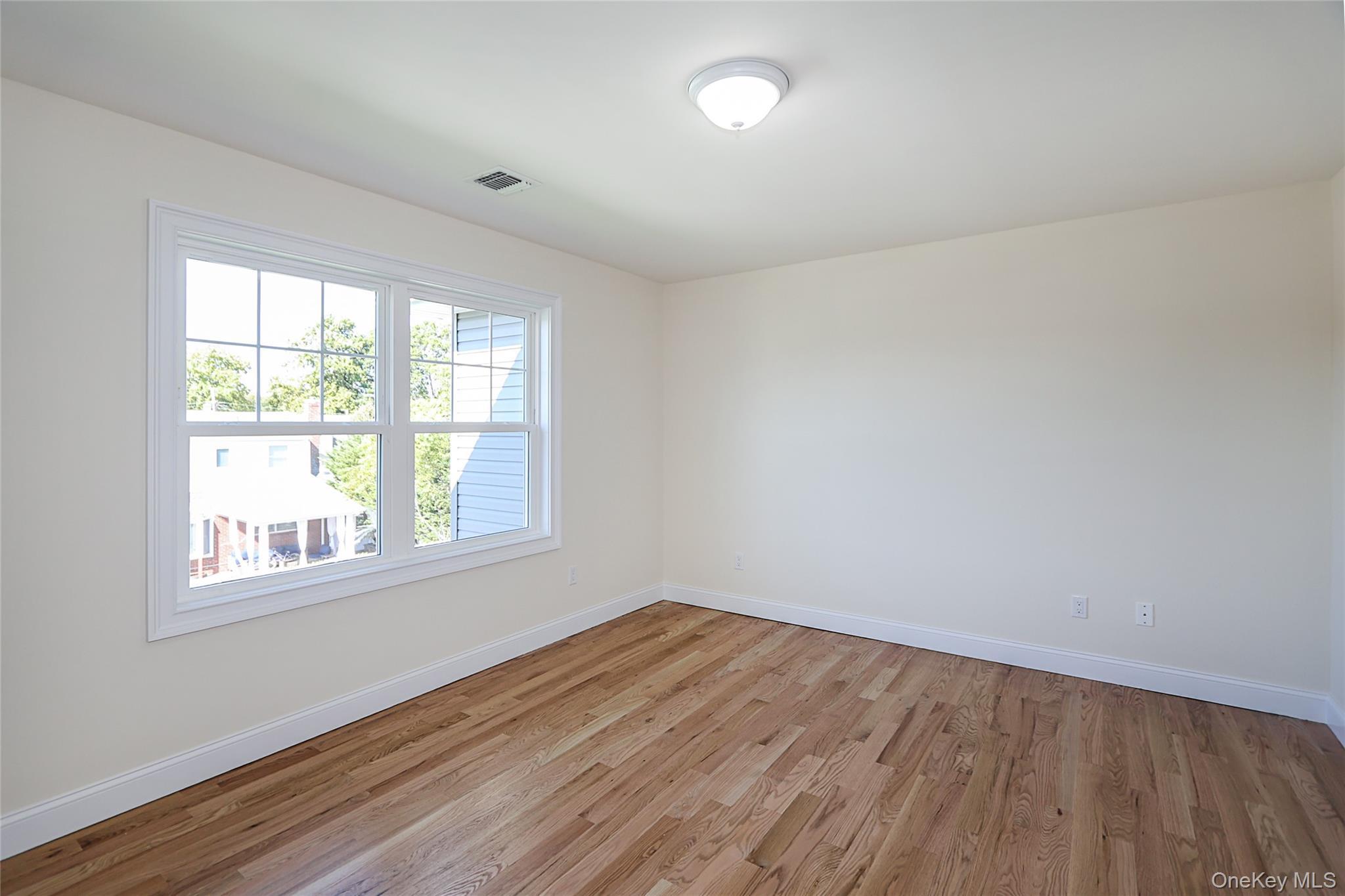 Single Family Rose Nassau County, NY 11566, MLS-885981-28