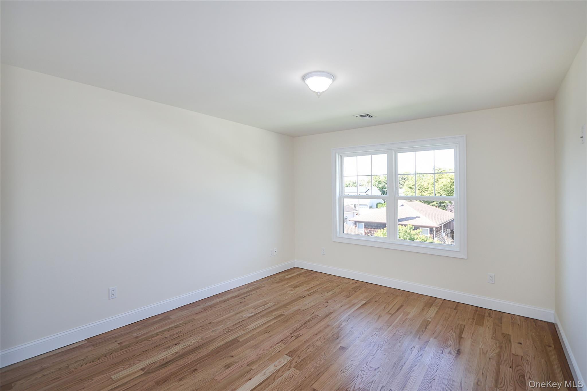 Single Family Rose Nassau County, NY 11566, MLS-885981-29