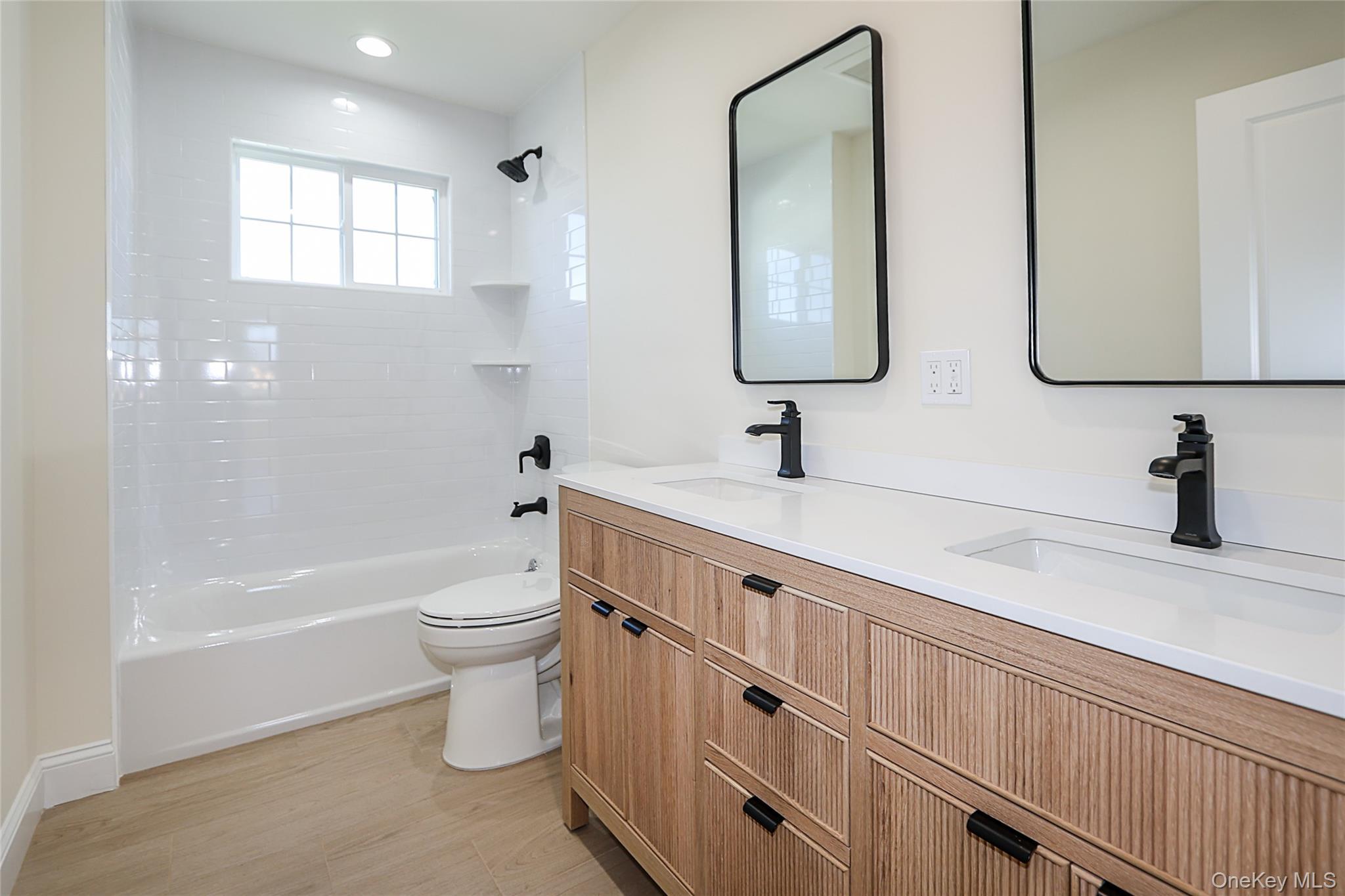 Single Family Rose Nassau County, NY 11566, MLS-885981-31