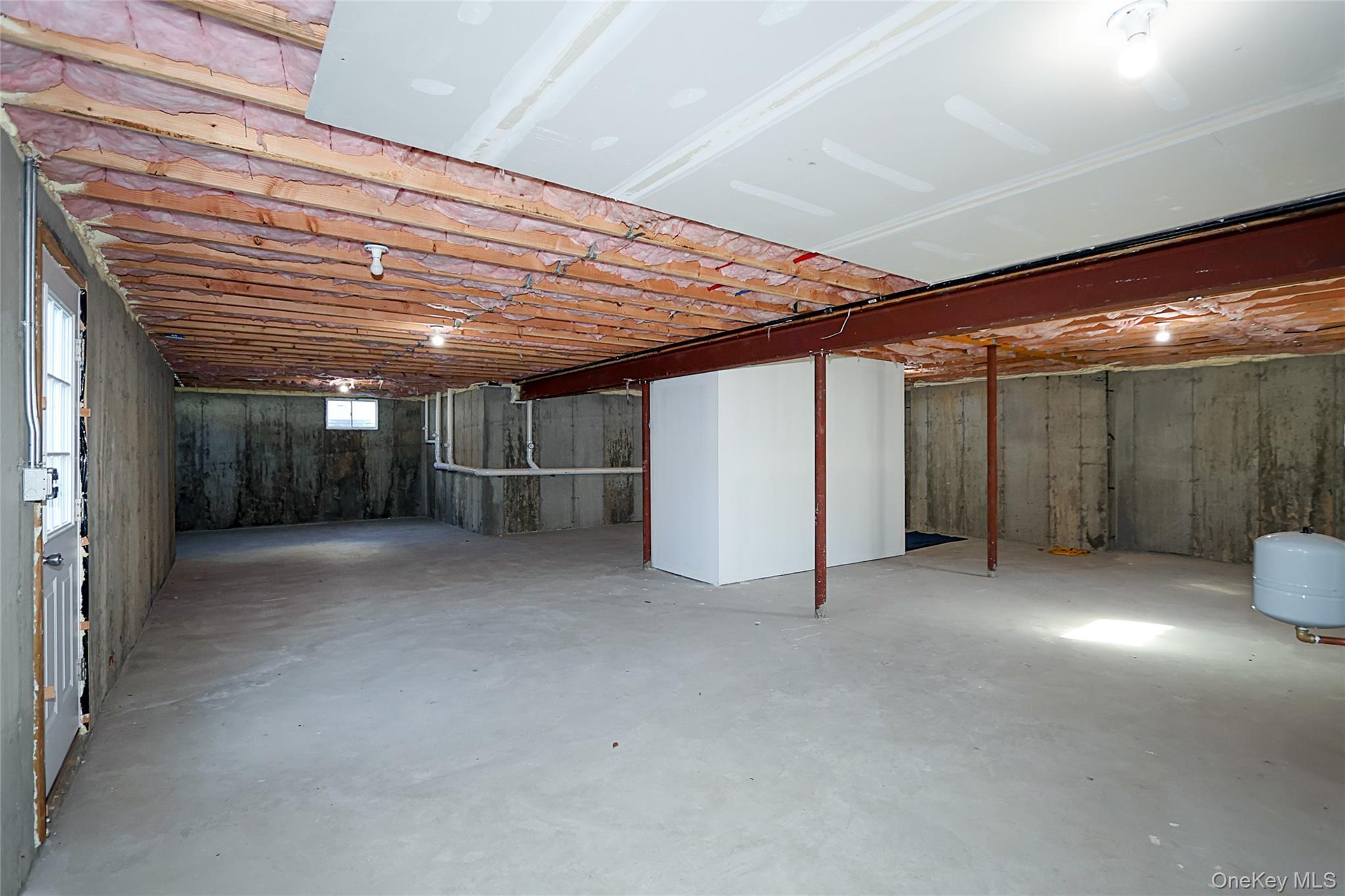 Single Family Rose Nassau County, NY 11566, MLS-885981-34