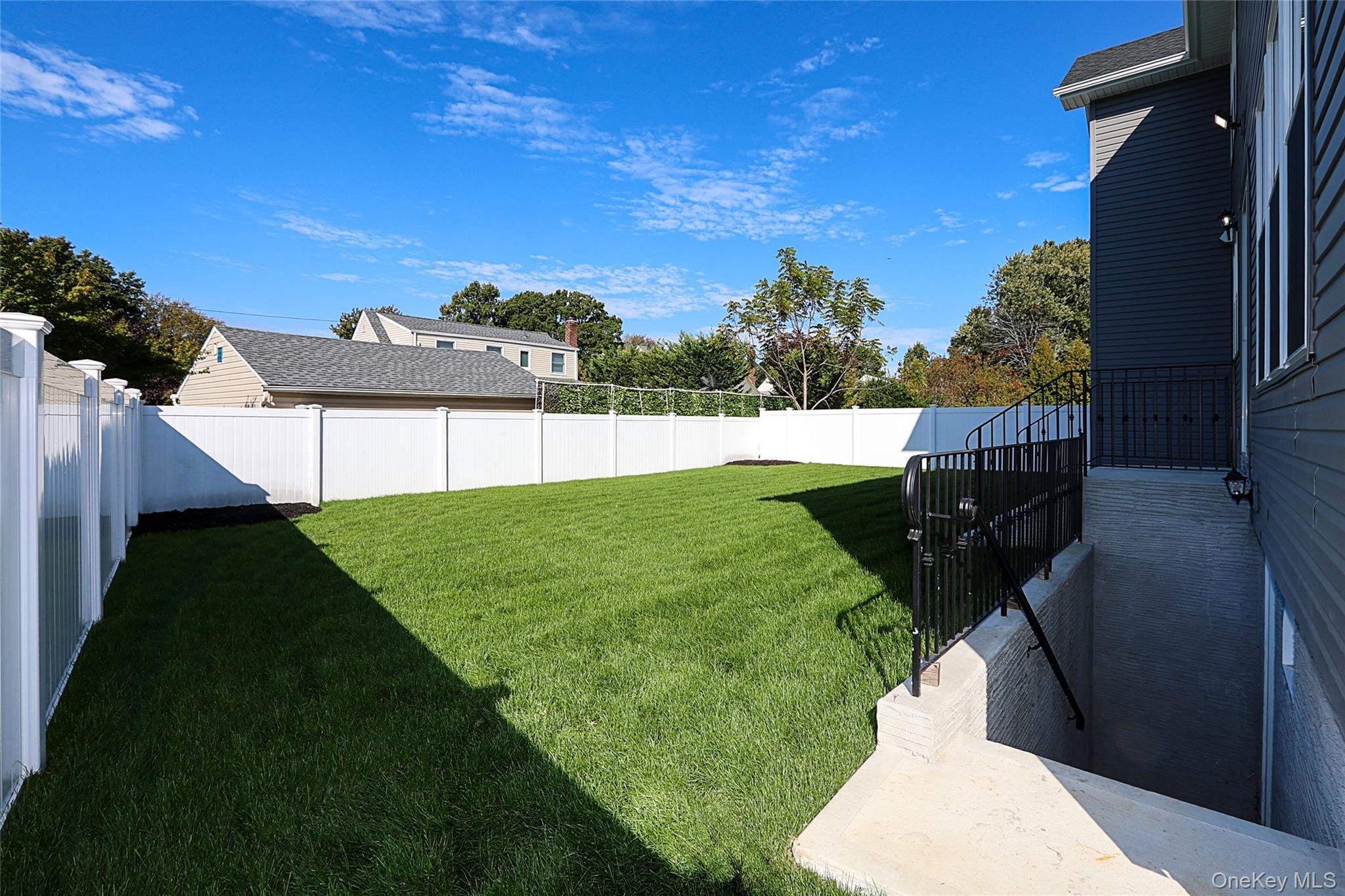 Single Family Rose Nassau County, NY 11566, MLS-885981-35