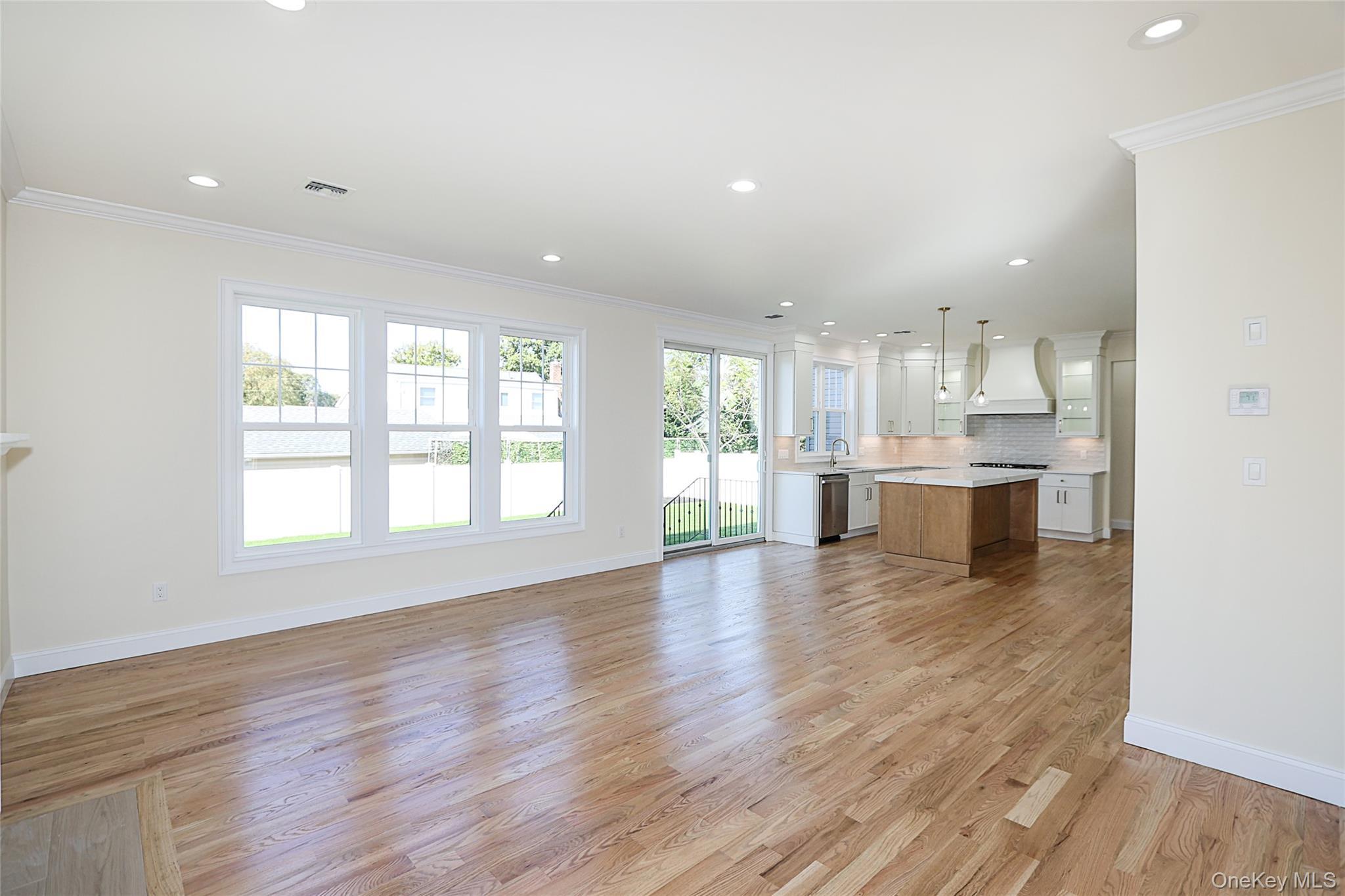 Single Family Rose Nassau County, NY 11566, MLS-885981-8