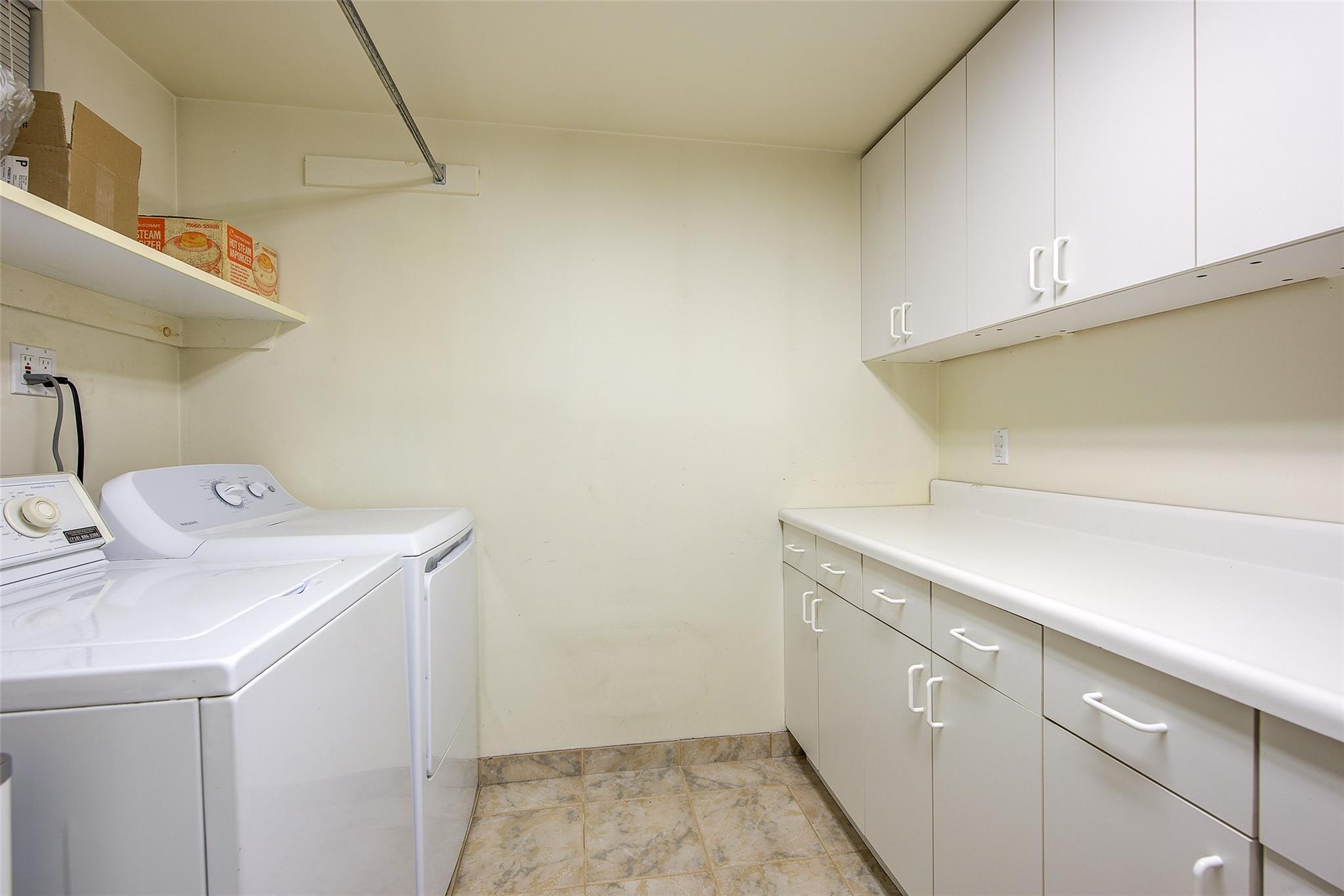 Single Family 170th  Queens, NY 11365, MLS-885994-40