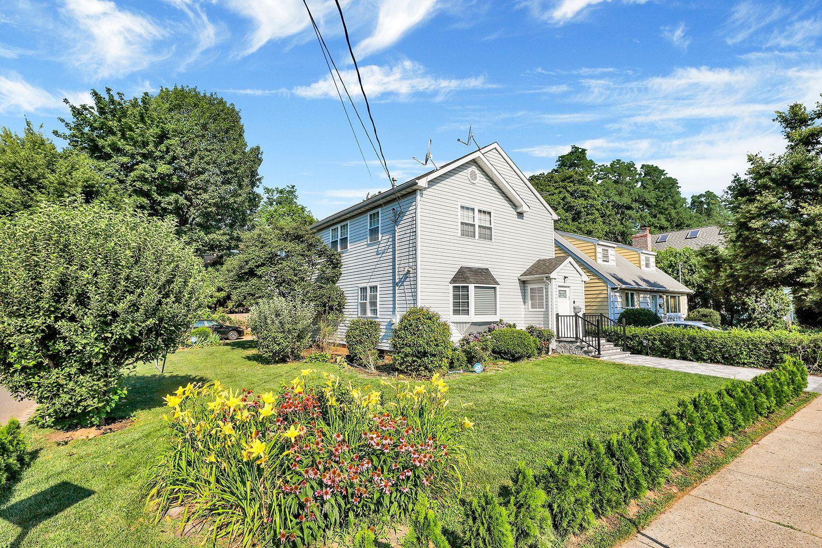 Single Family Burnham Nassau County, NY 11577, MLS-886011-23