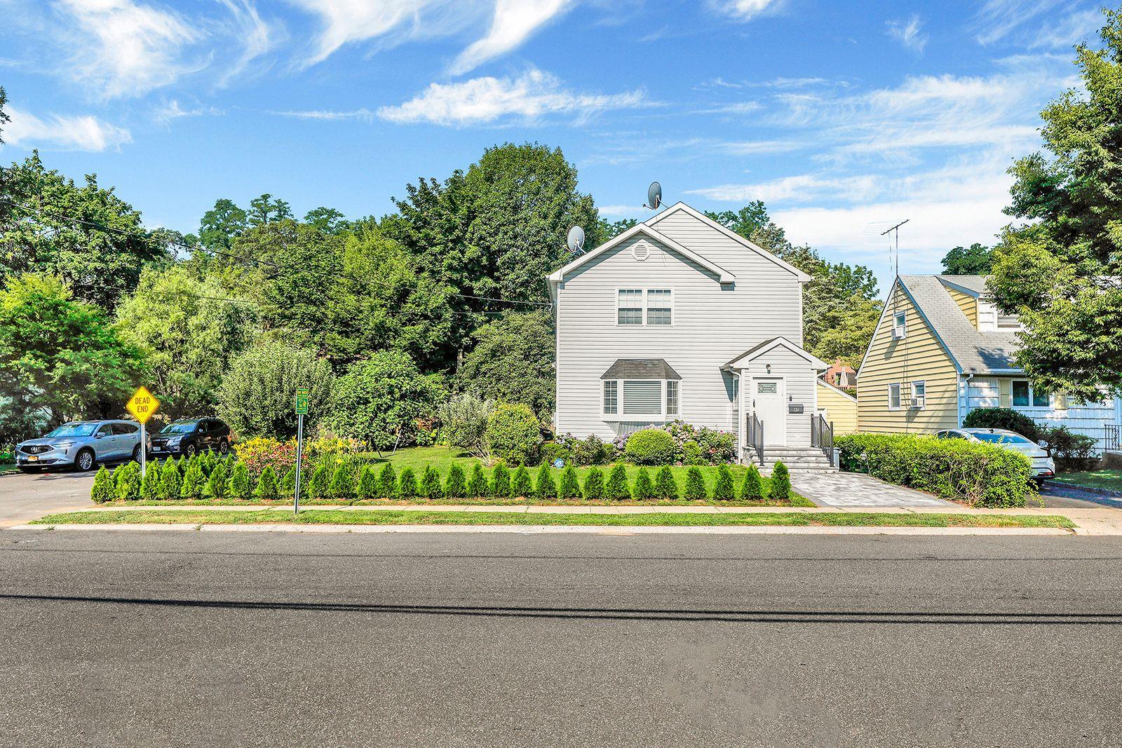 Single Family Burnham Nassau County, NY 11577, MLS-886011-24