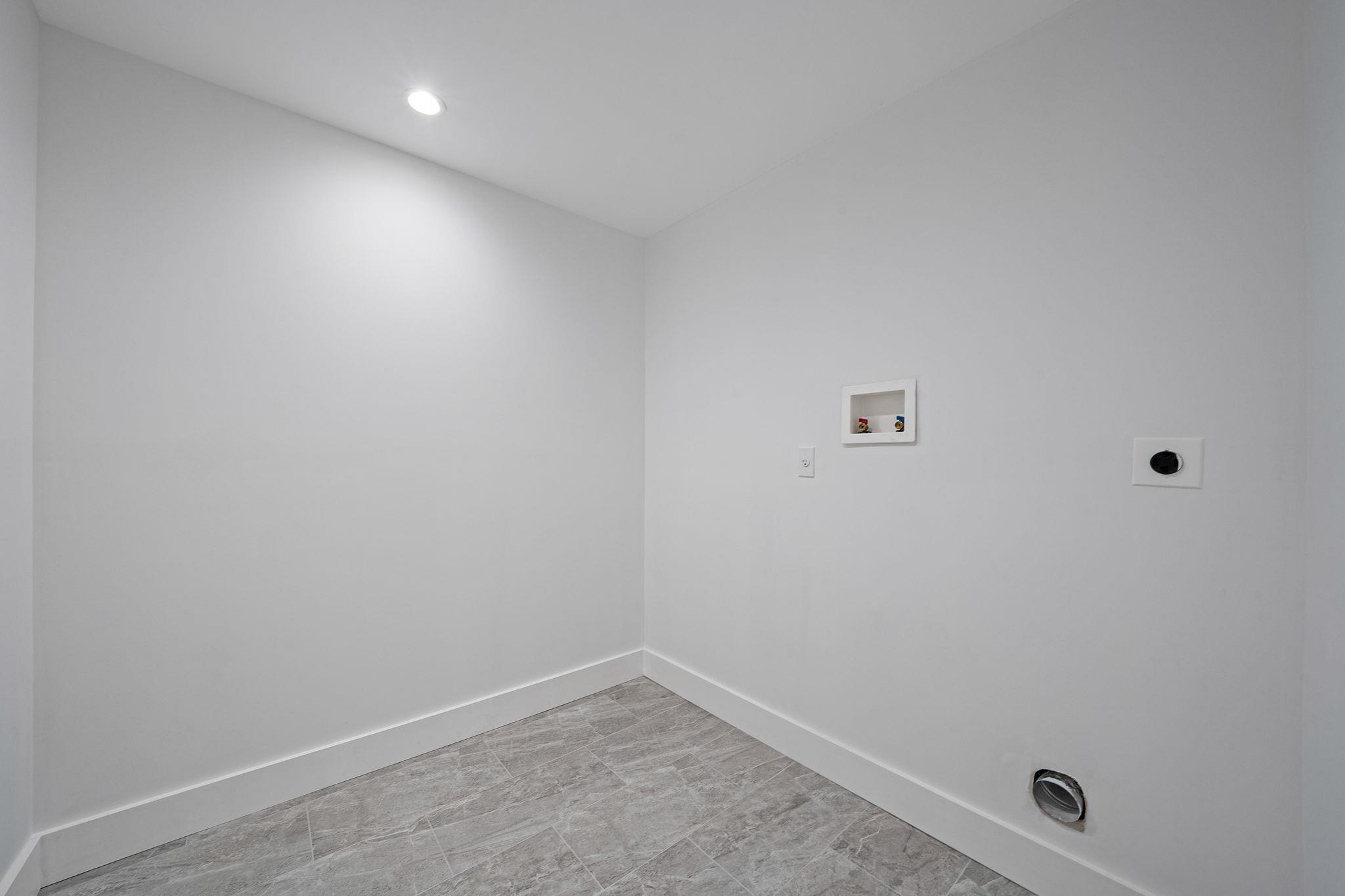 Single Family Friendly  Suffolk County, NY 11787, MLS-886033-41