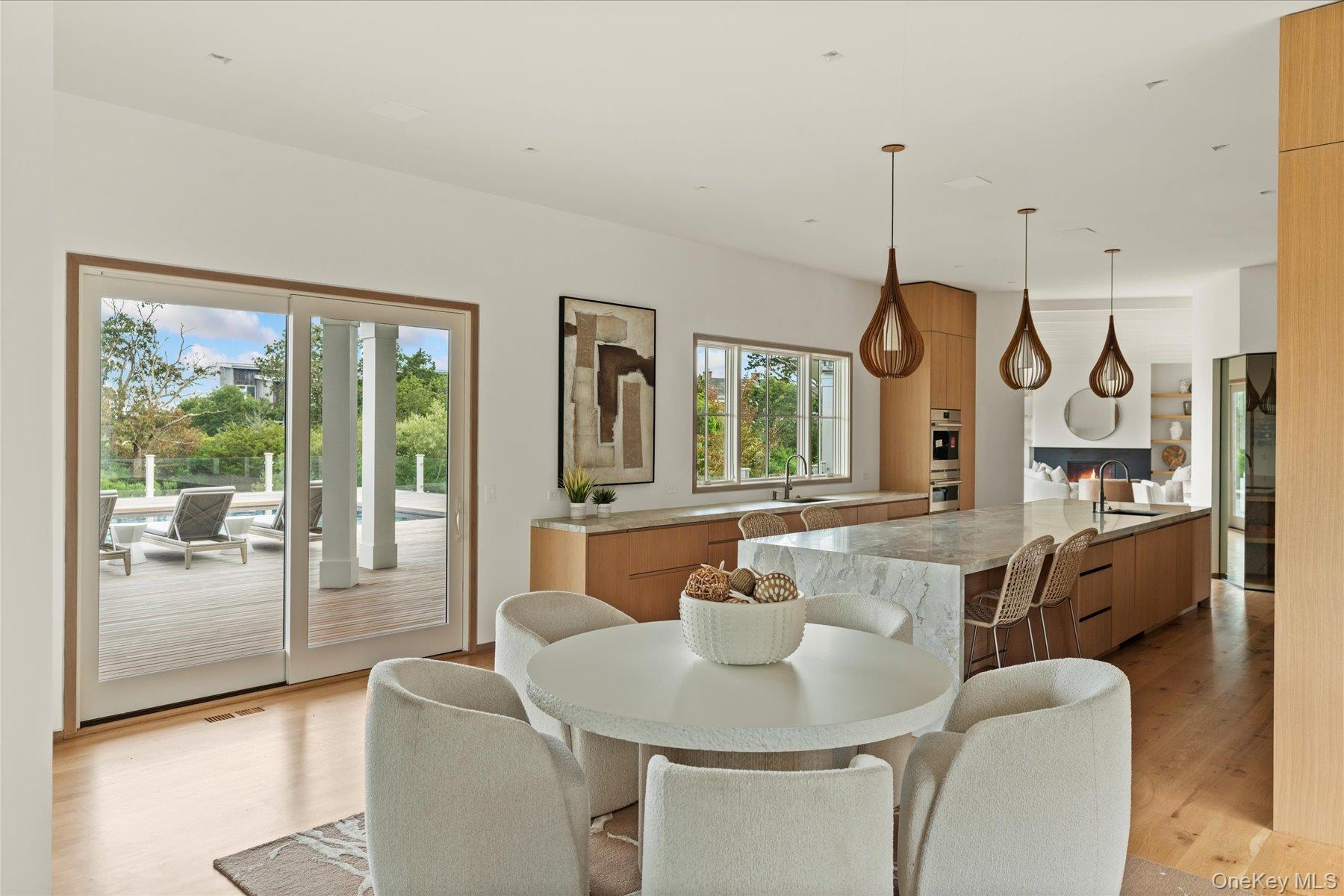 Single Family Main Suffolk County, NY 11978, MLS-886050-13