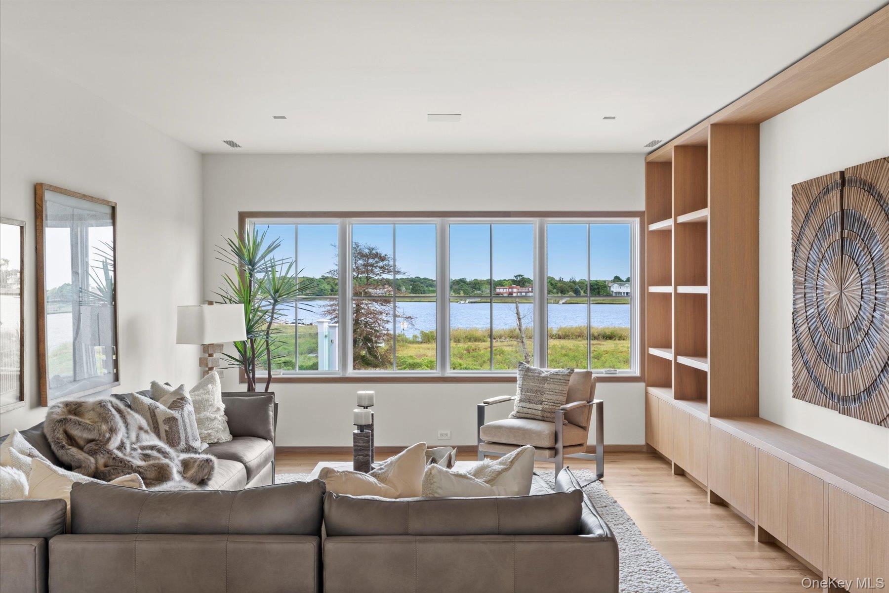 Single Family Main Suffolk County, NY 11978, MLS-886050-24