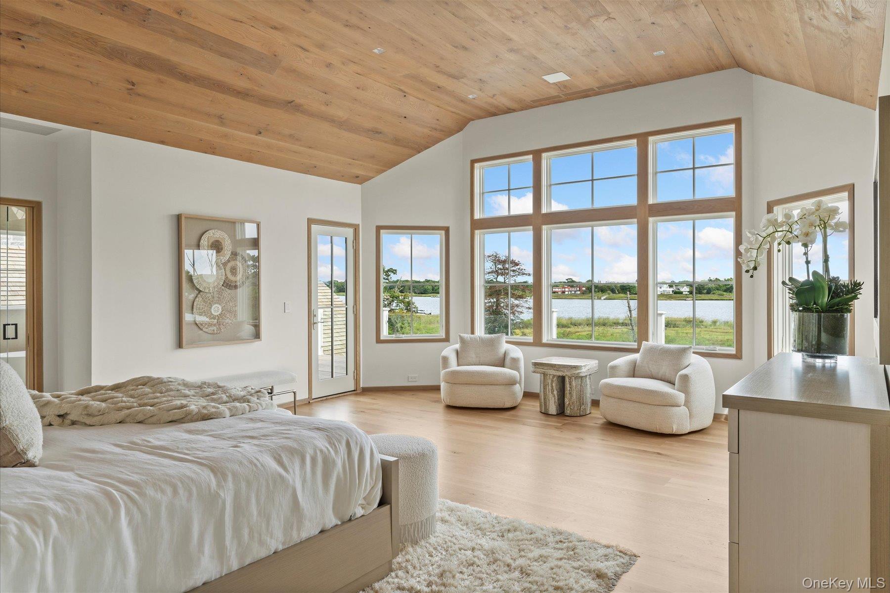 Single Family Main Suffolk County, NY 11978, MLS-886050-25