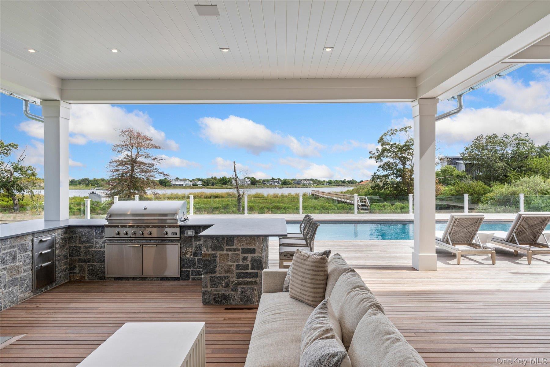 Single Family Main Suffolk County, NY 11978, MLS-886050-37