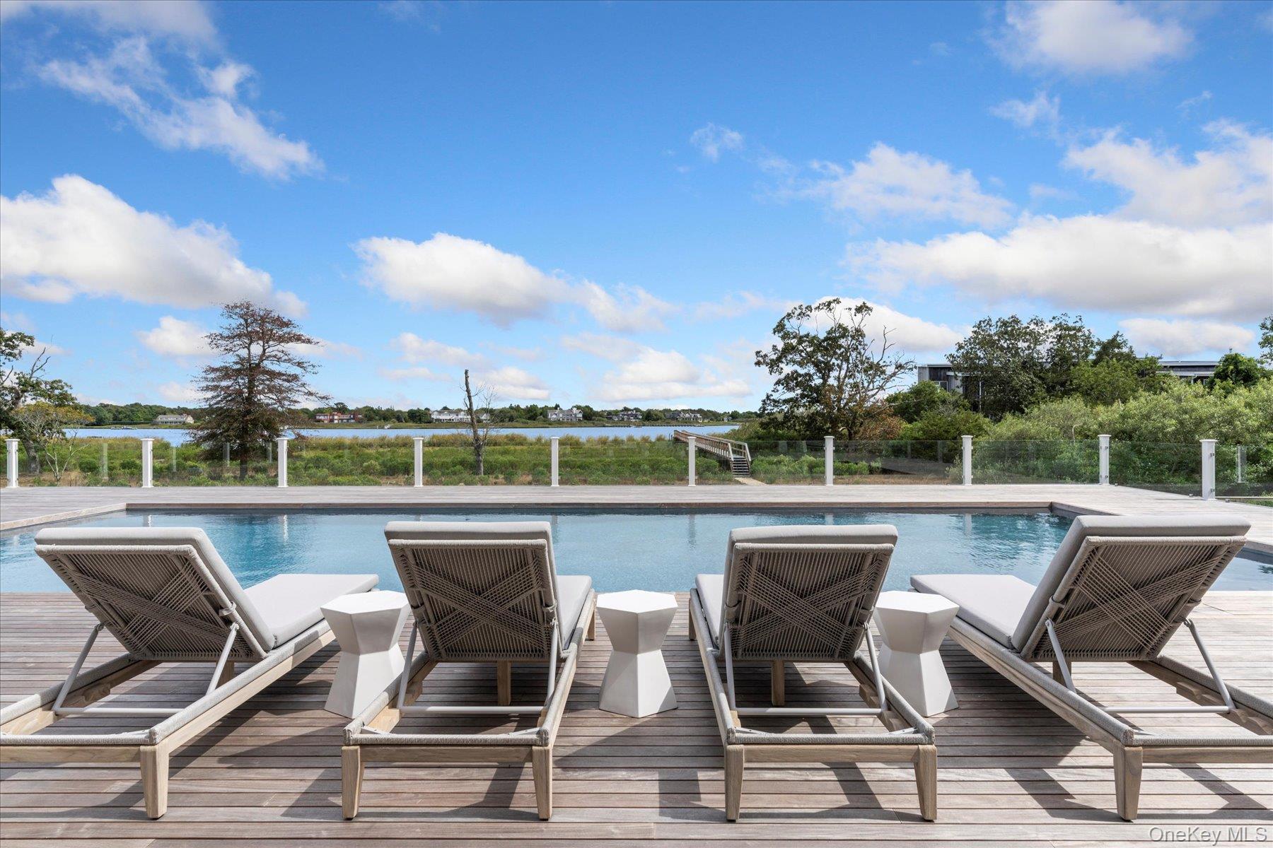 Single Family Main Suffolk County, NY 11978, MLS-886050-38