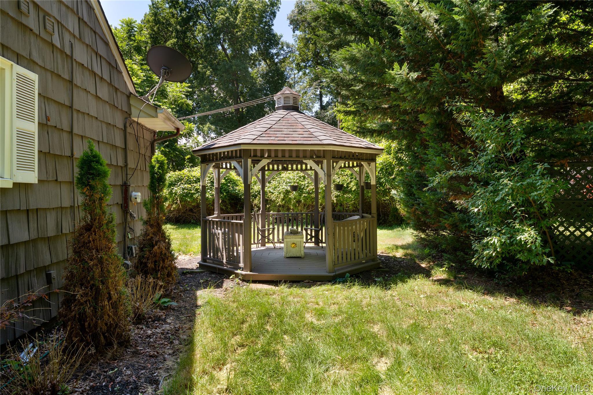 Single Family Quaker  Suffolk County, NY 11790, MLS-886109-3