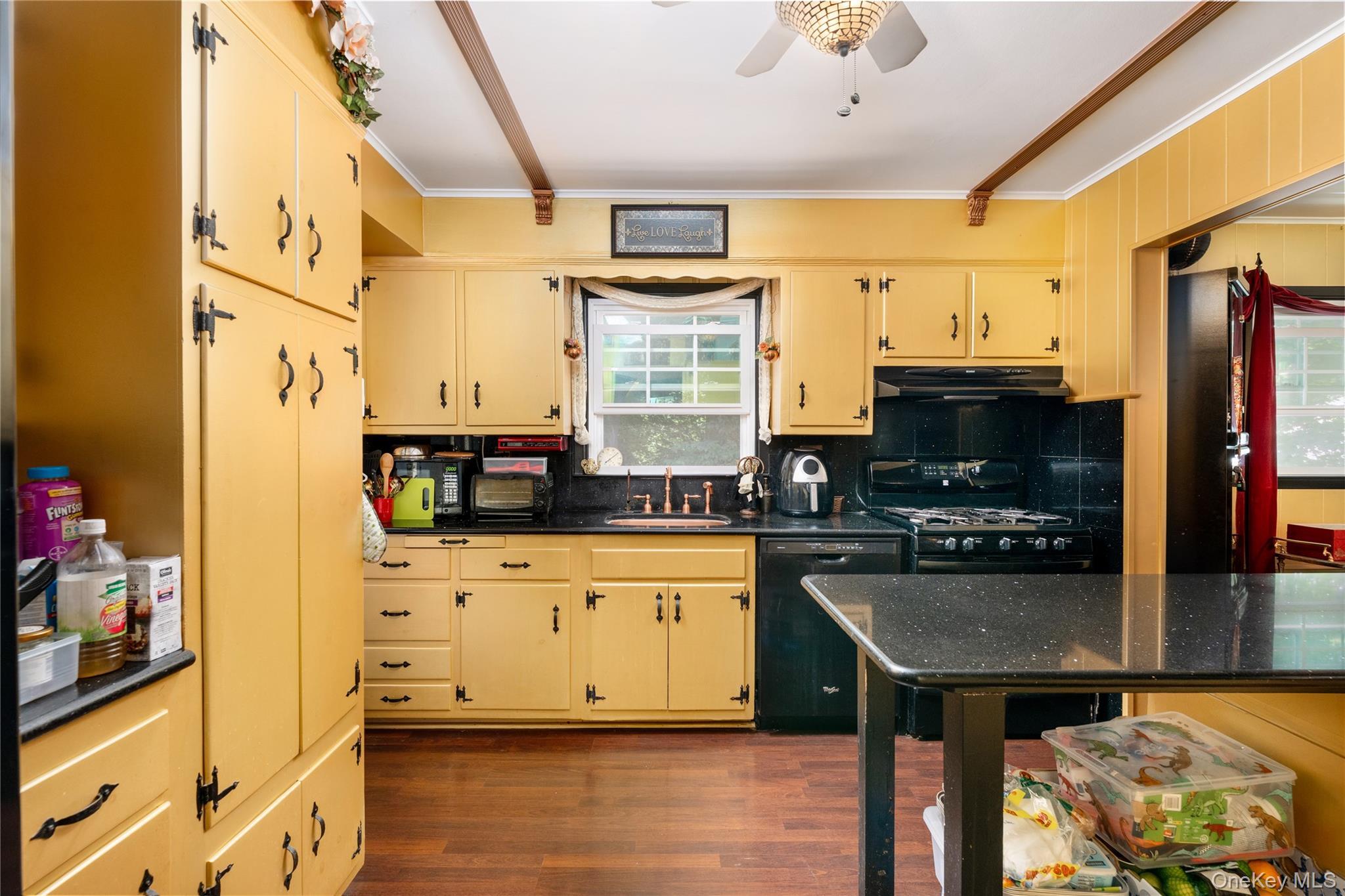 Single Family Quaker  Suffolk County, NY 11790, MLS-886109-8