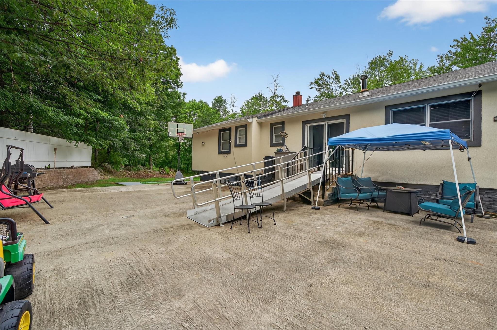 Single Family Fair Oaks  Orange County, NY 10940, MLS-886119-38