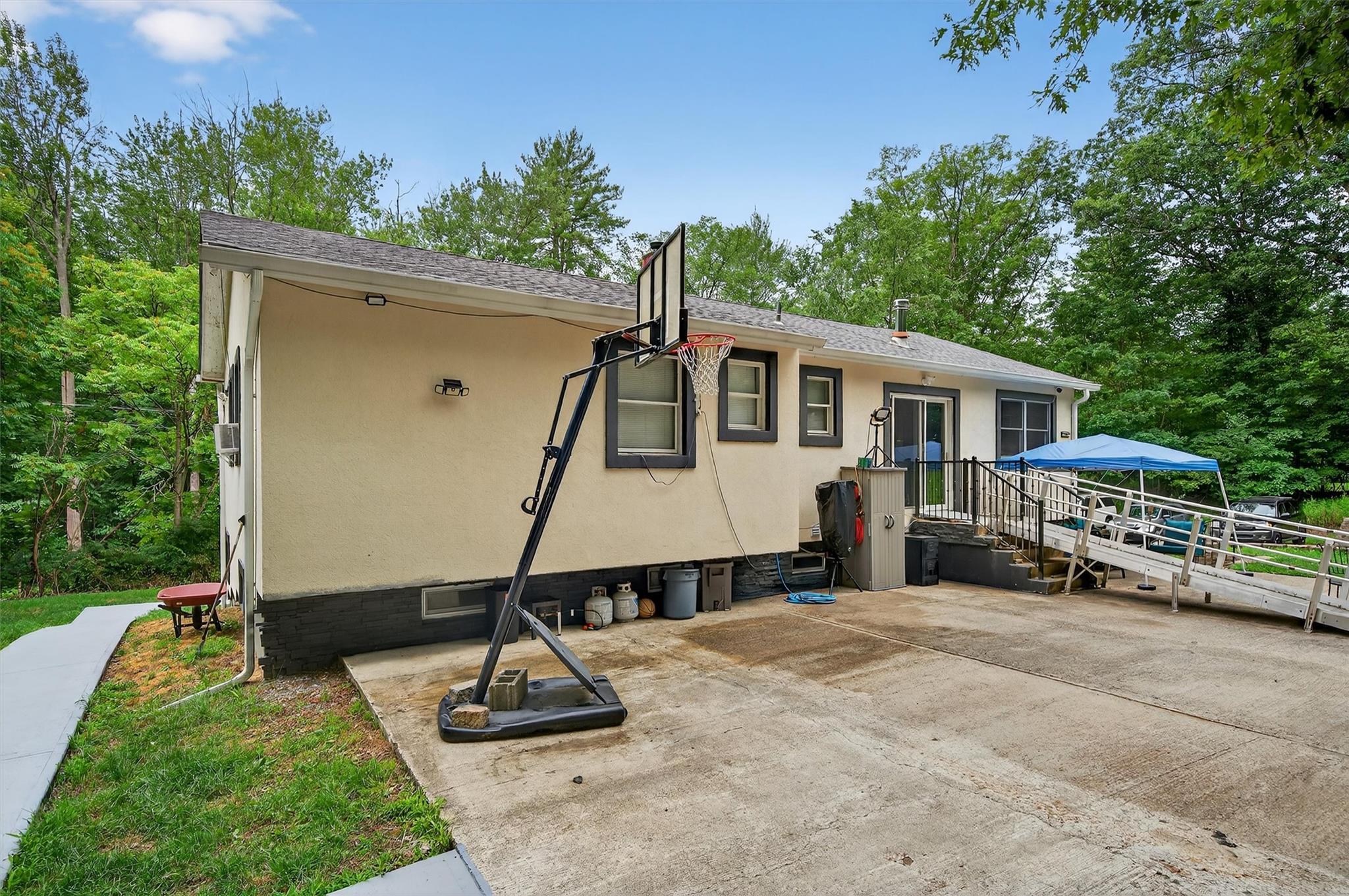 Single Family Fair Oaks  Orange County, NY 10940, MLS-886119-39