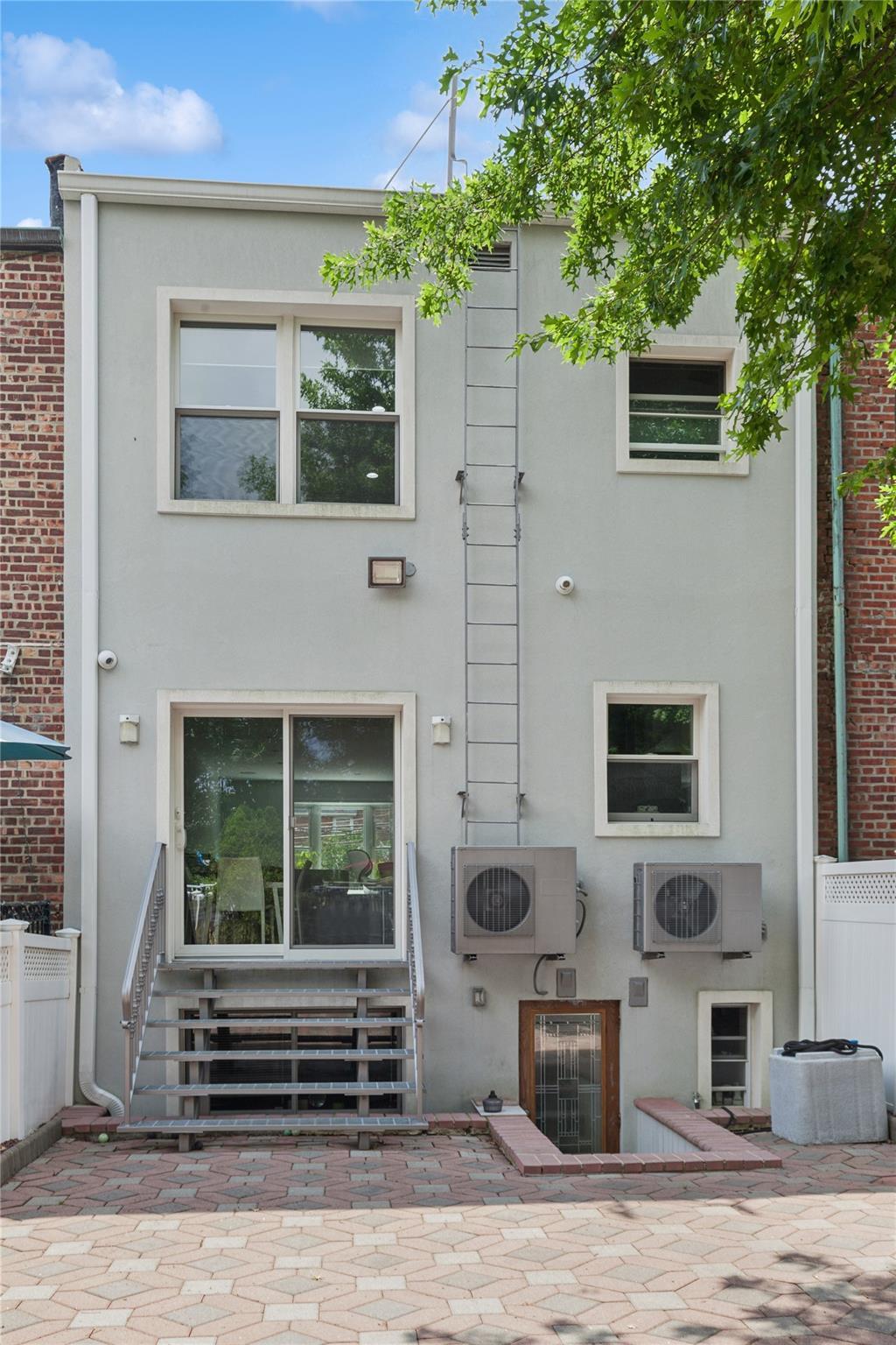 Single Family Penelope Queens, NY 11379, MLS-886151-10