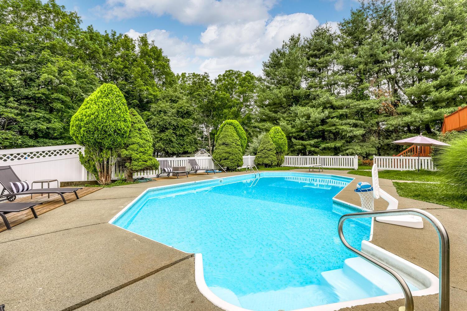 Single Family Lime Kiln Rockland County, NY 10901, MLS-886171-10