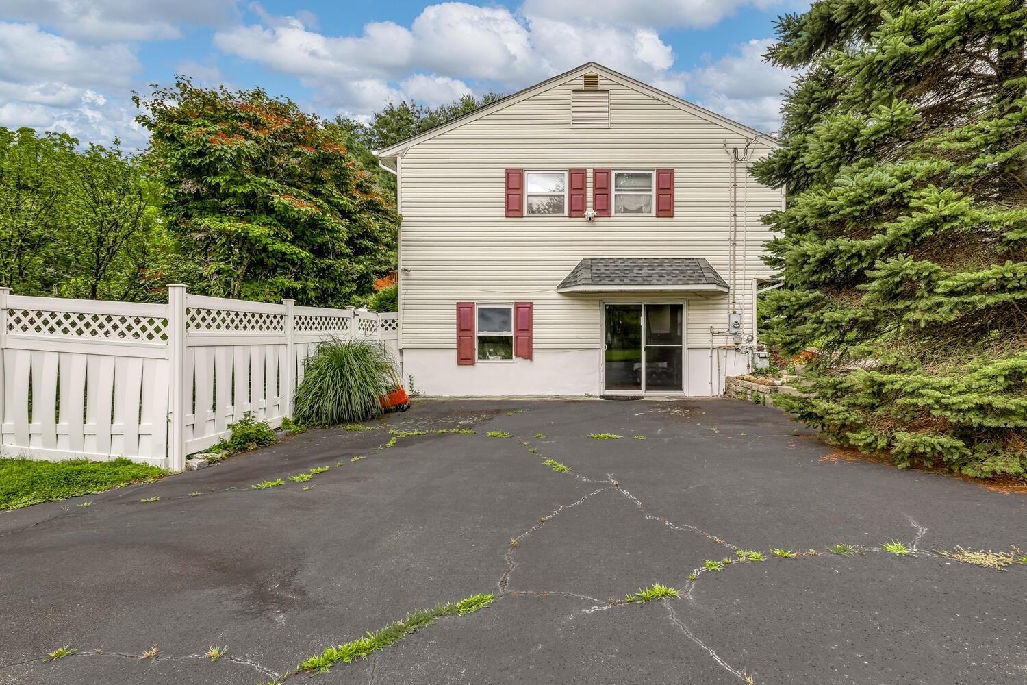 Single Family Lime Kiln Rockland County, NY 10901, MLS-886171-6