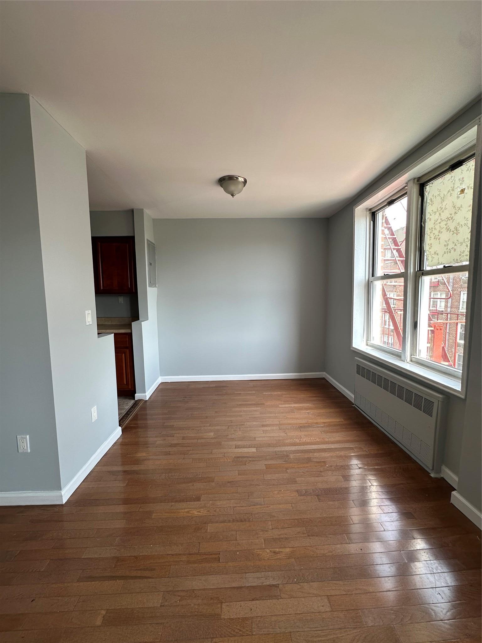 Coop 60th Avenue  Queens, NY 11373, MLS-886259-3