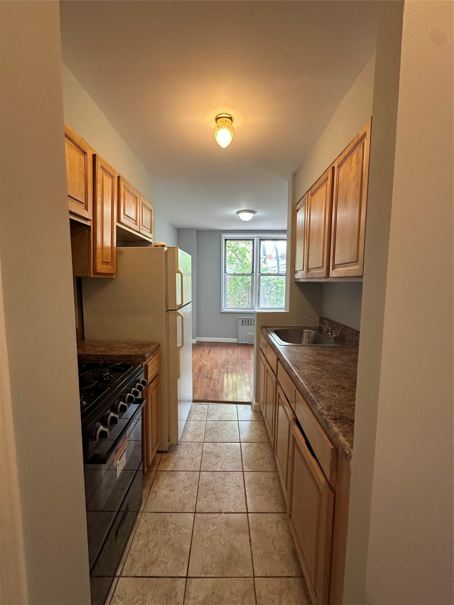 Coop 60th Avenue  Queens, NY 11373, MLS-886259-5