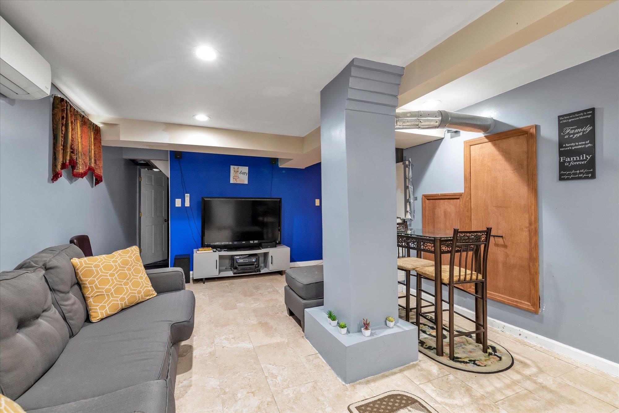 Single Family Lincoln  Nassau County, NY 11552, MLS-886266-17