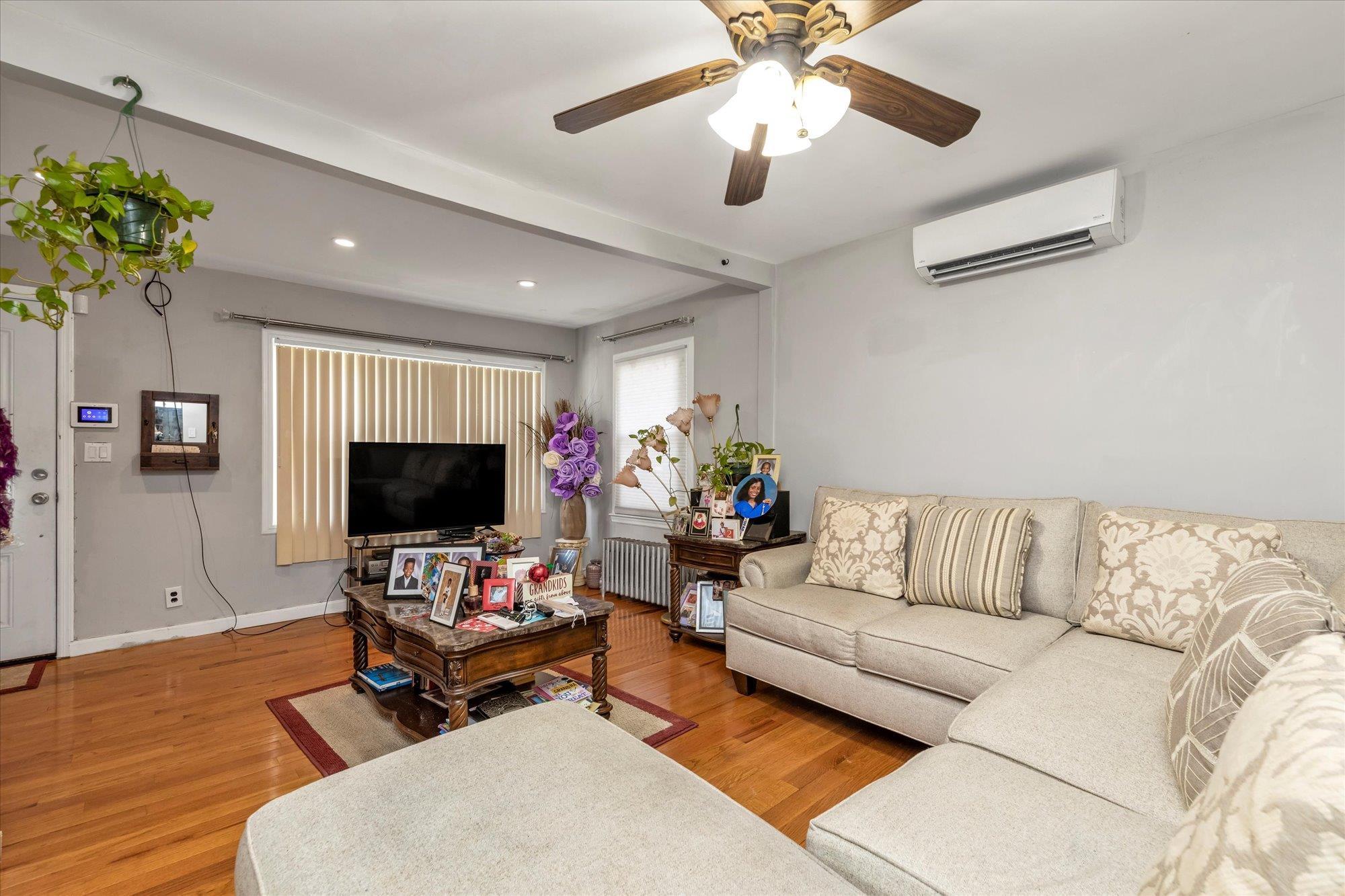 Single Family Lincoln  Nassau County, NY 11552, MLS-886266-5